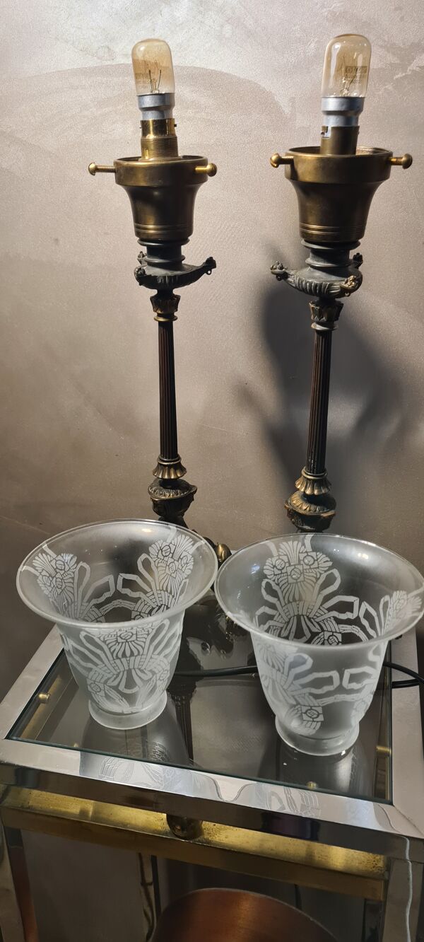 2 lampes tripode empire  napoleon 1890 tulipes gravé a l acide dans le bacara non signe 46x15