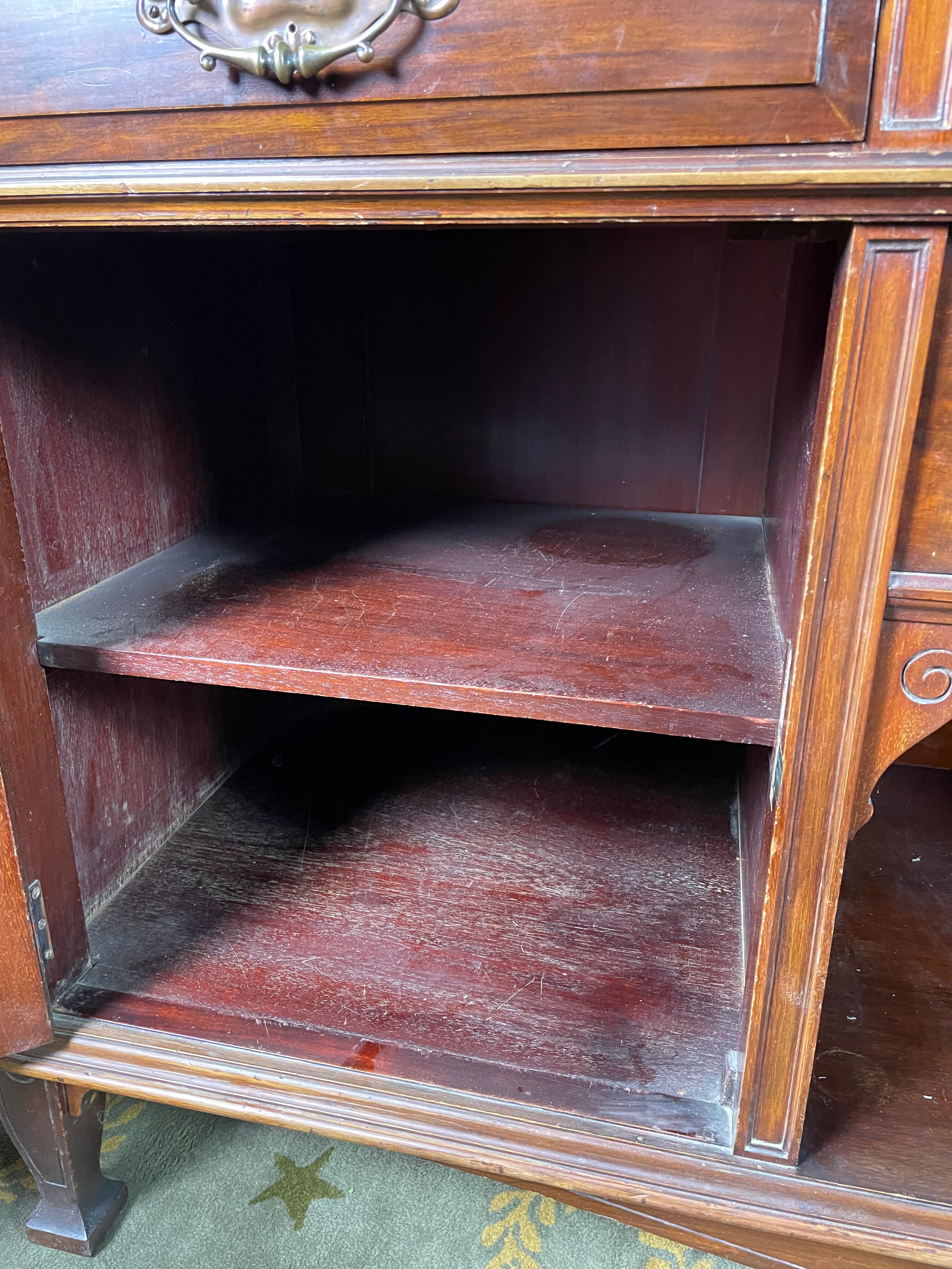 English buffet in solid mahogany hobbs&compagnie london