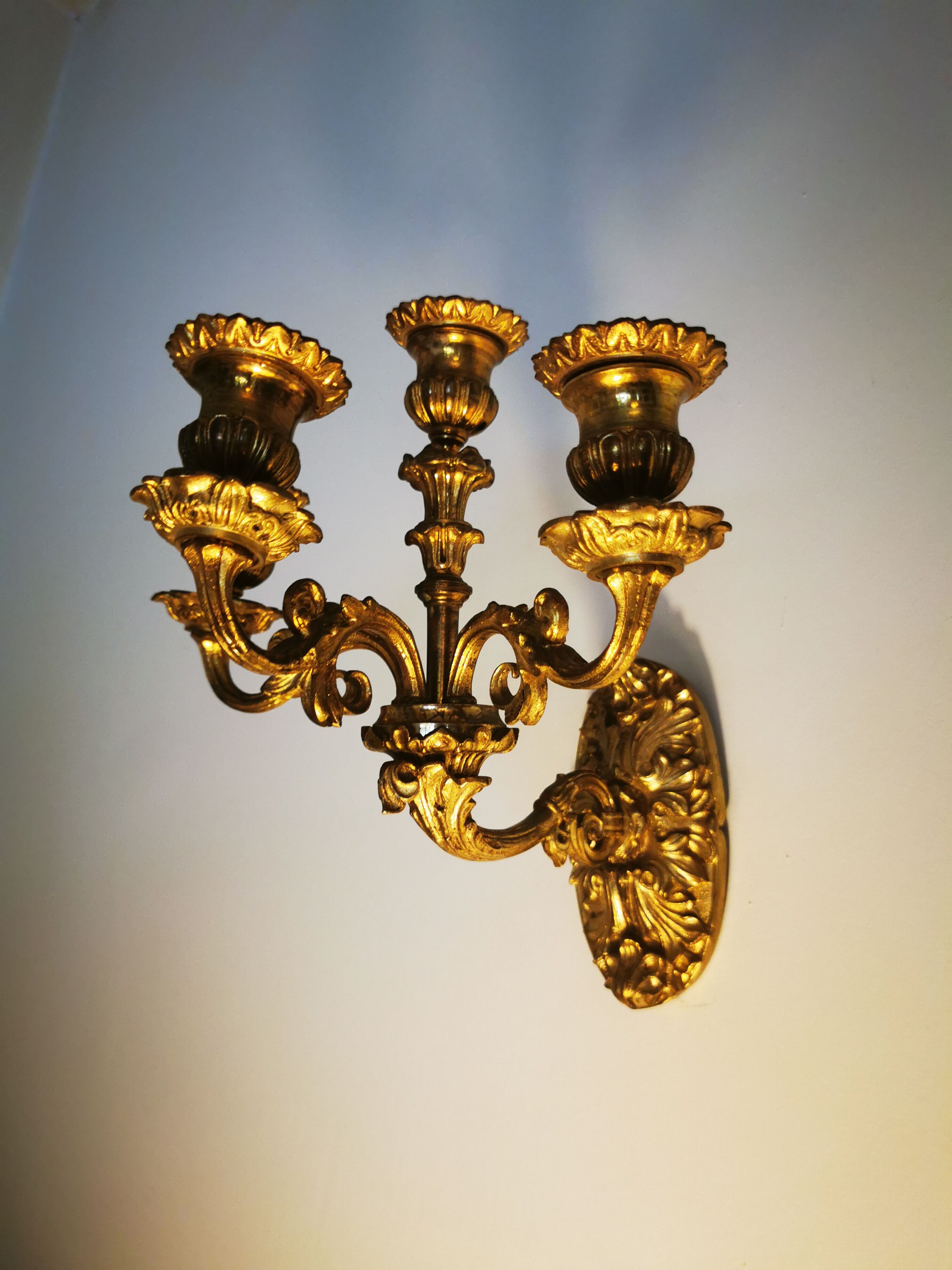 Pair of appliques in gilded bronze and brass late nineteenth h:26CM