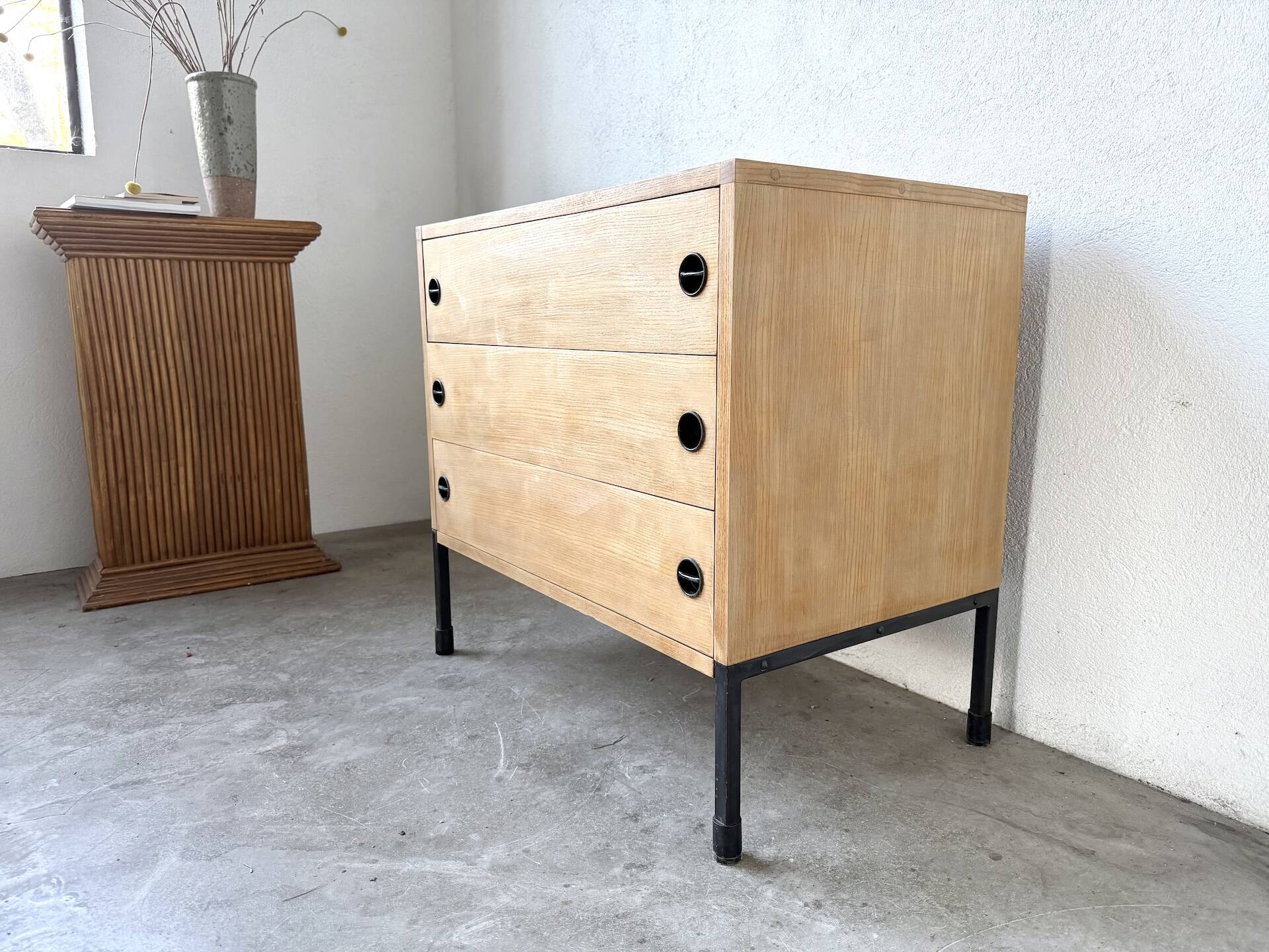 Three-drawer commode ARP — Minvielle, oak and lacquered metal, France, years