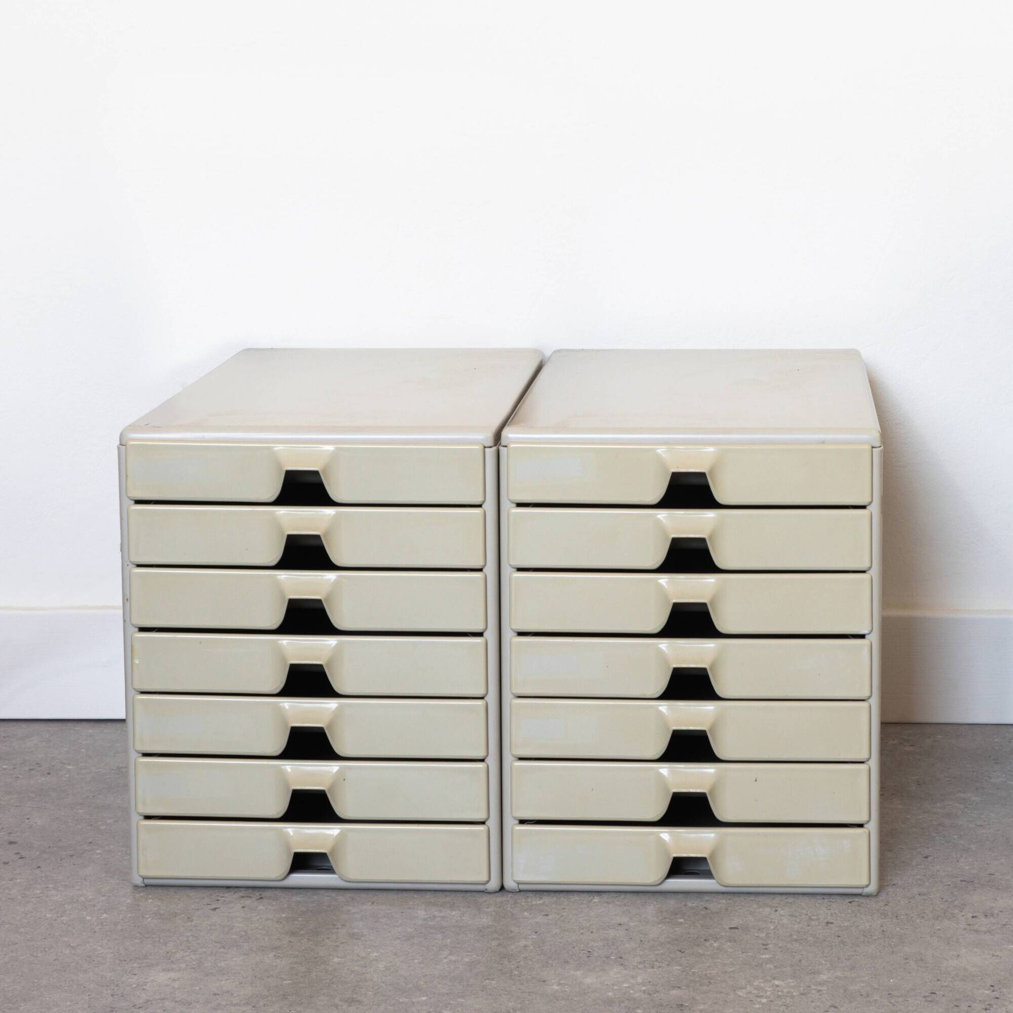 Set of 2 metal and plastic drawer lockers