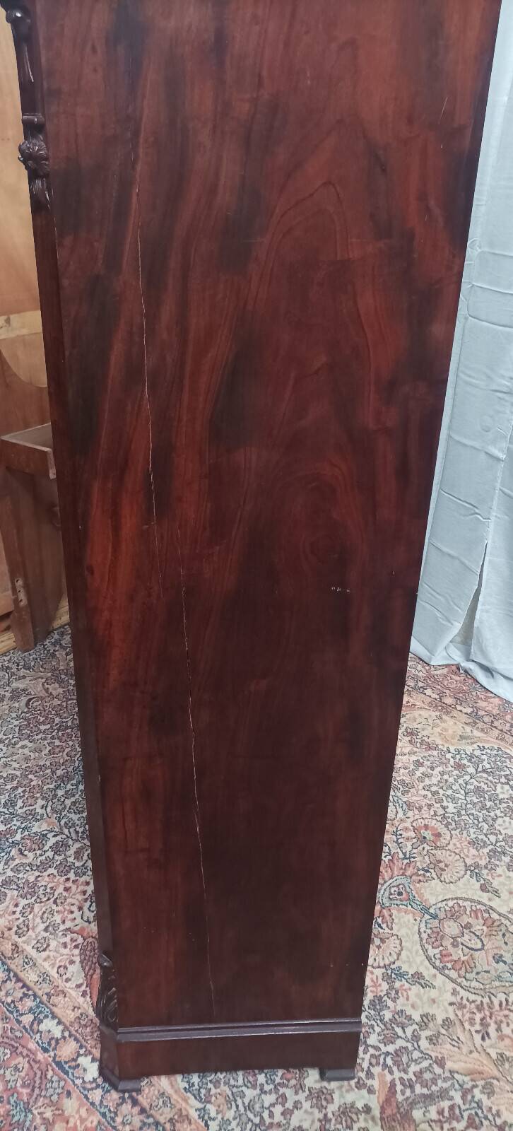 Large mahogany chest of drawers with 8 drawers from the Napoleonic III period.