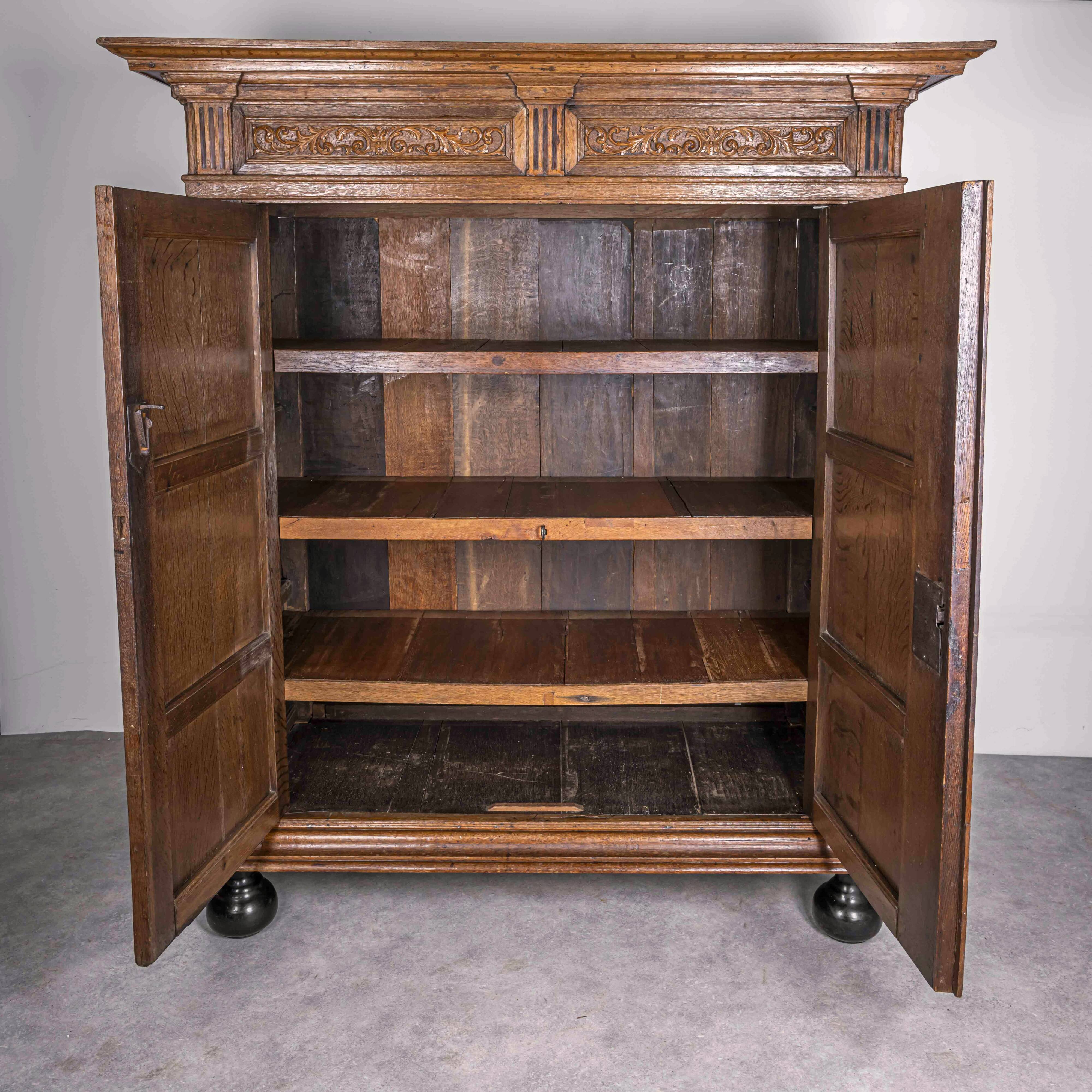 Antique Clothes Press, Netherlands, 1650s