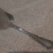 Pelle à servir la glace métal argenté orfèvre Ercuis contours 24,6cm