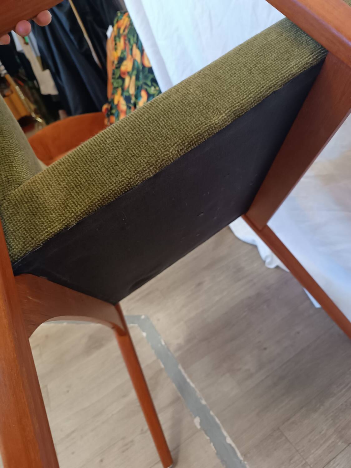 Fauteuil de bureau scandinave en teck et velours vert