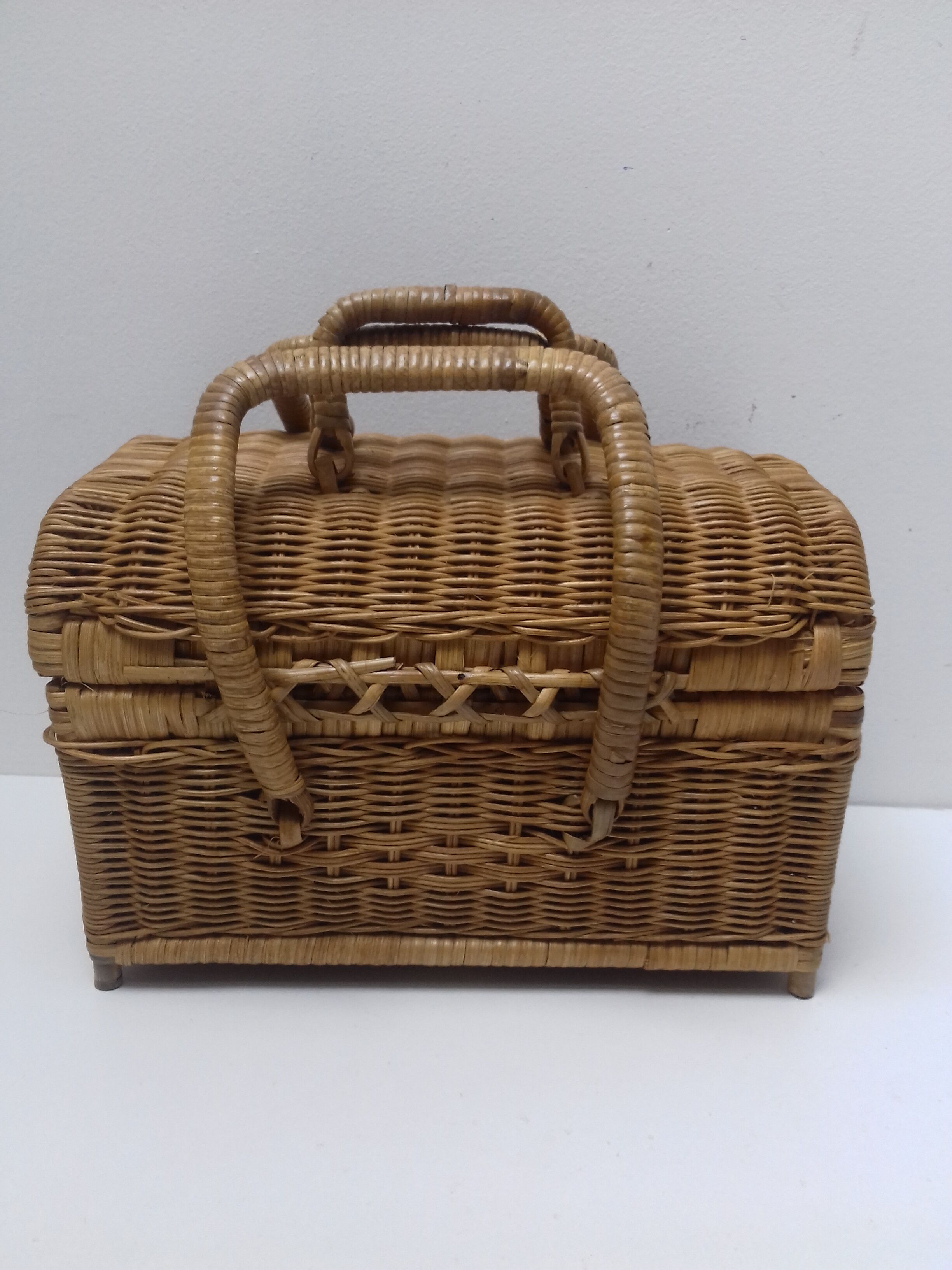 Valisette en osier vintage