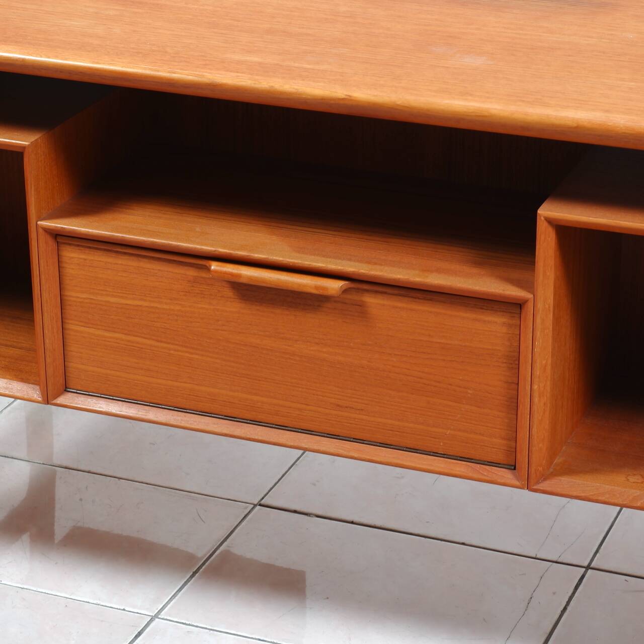 Teak writing desk „No. 75“ by Gunni Omann for Omann Jun Møbelfabrik