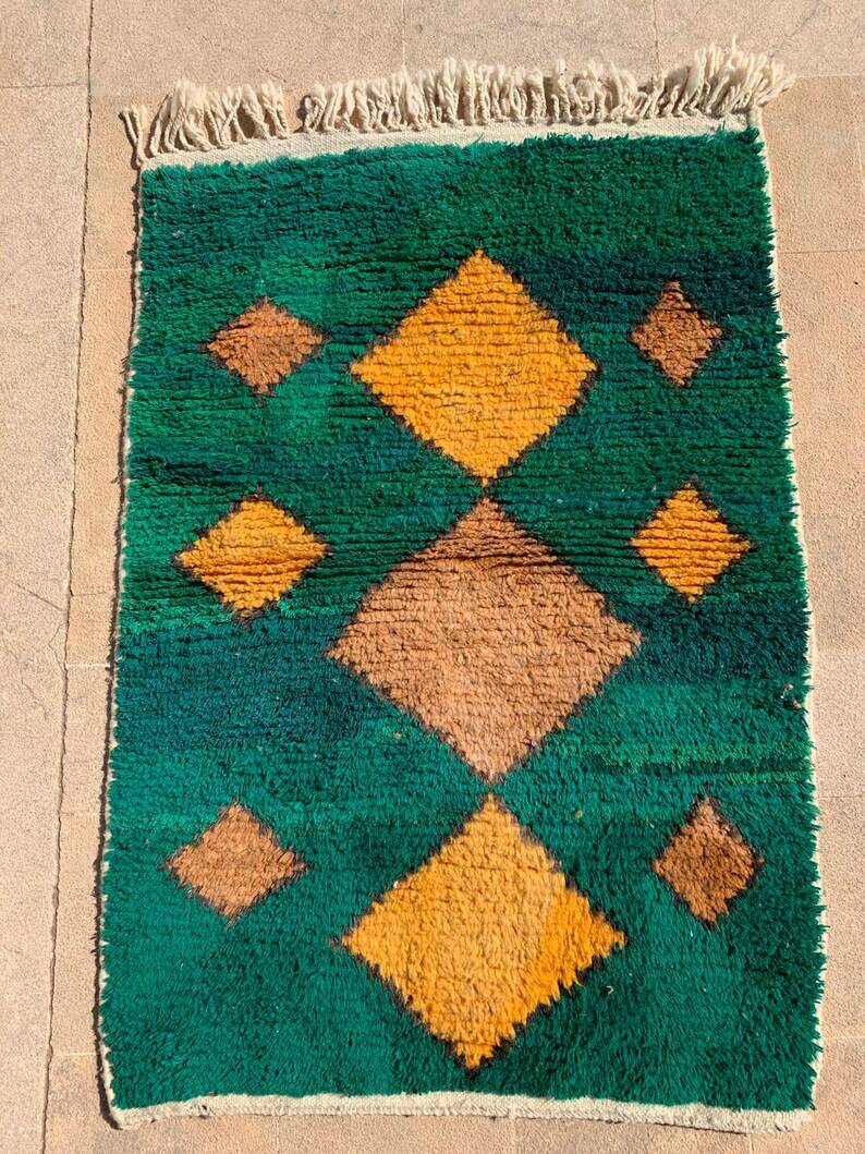 Pure wool rug, size 150 x 250 cm