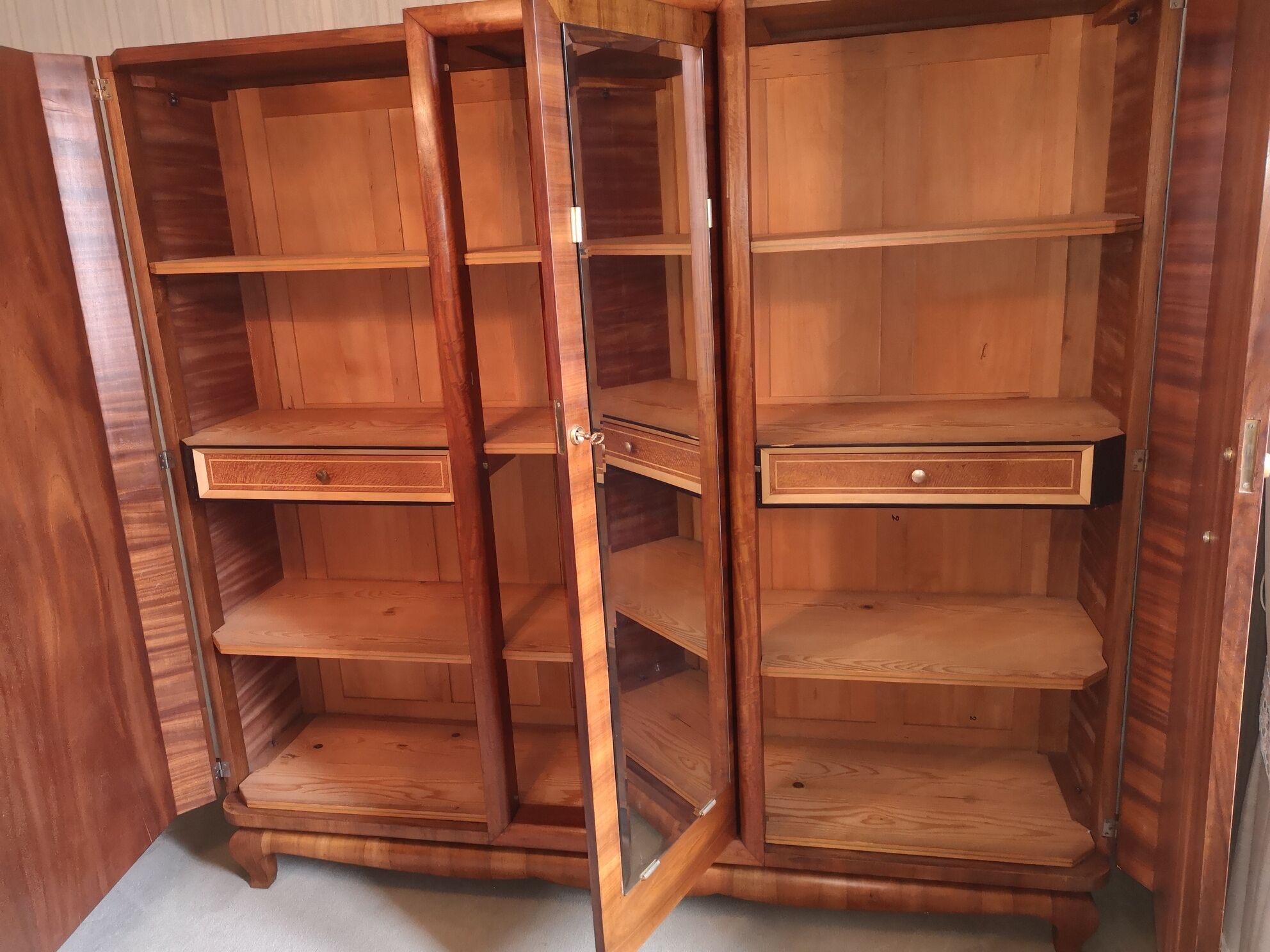 Armoire Art Déco