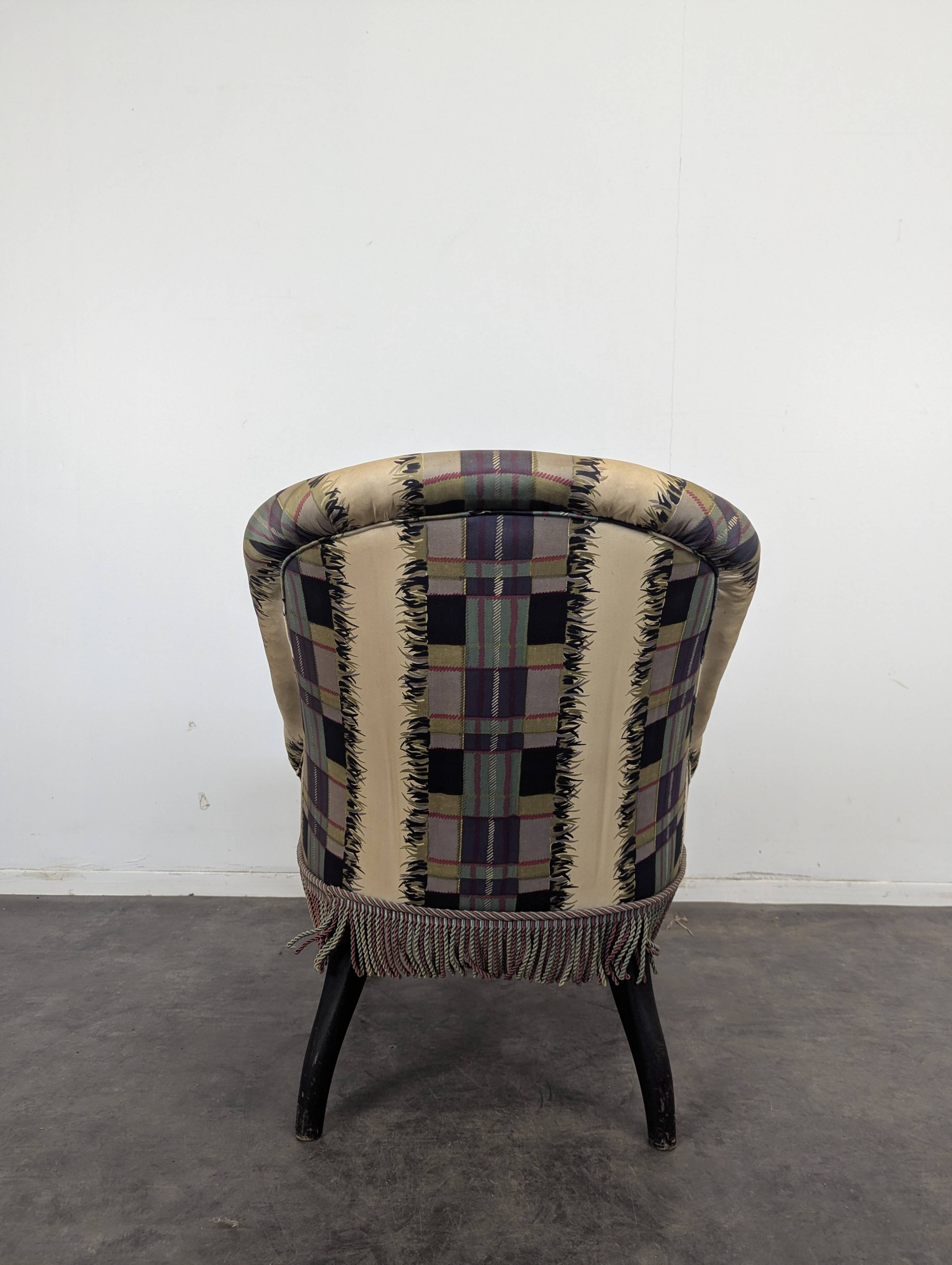 Napoleon III toad armchair