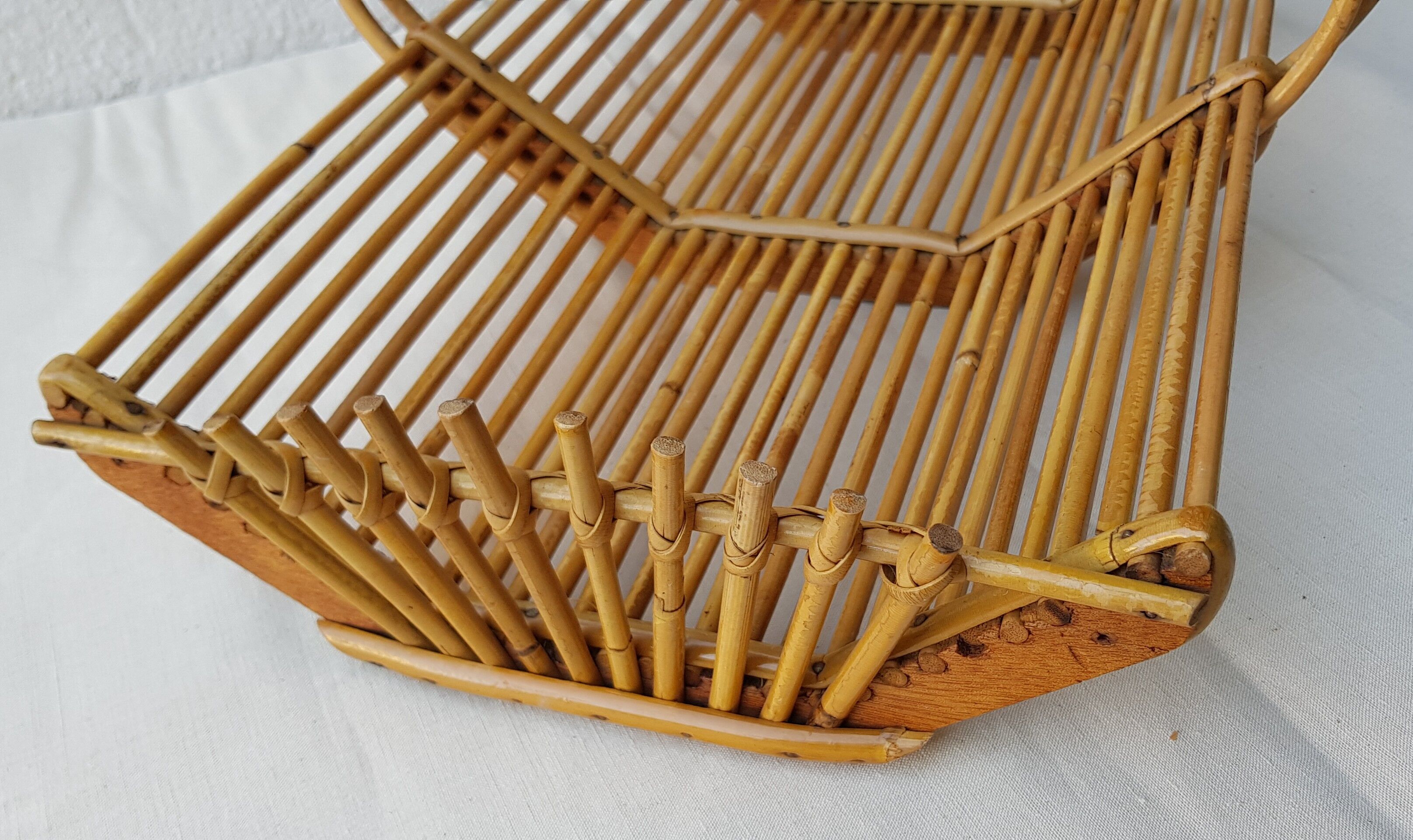 60's rattan fruit basket