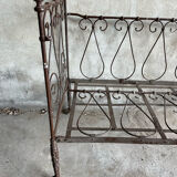 Evolutionary baby cot