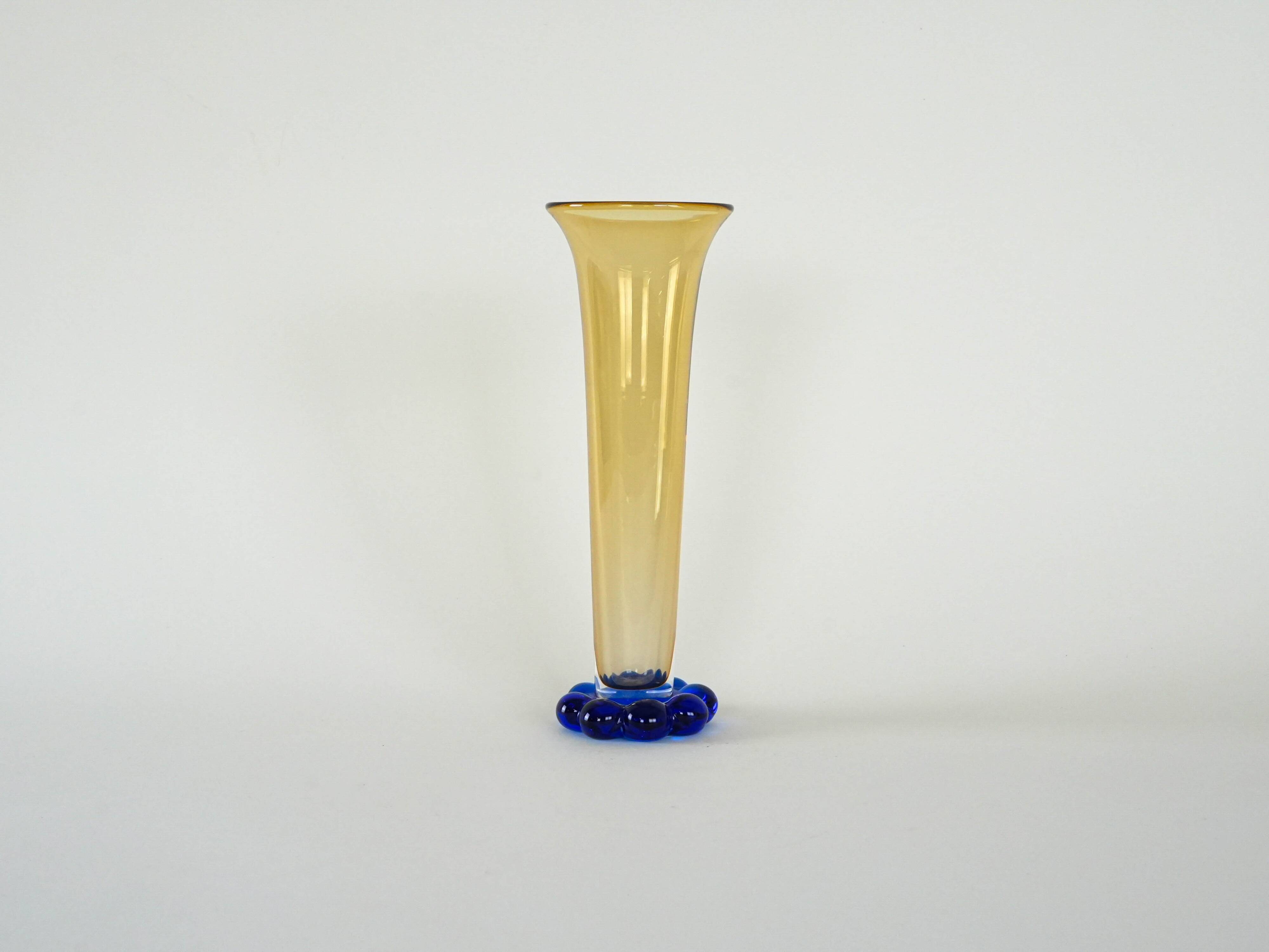 Glass vase “Amber & Cobalt Blue,” Swedish design, 1960s, manufacturer: Orre