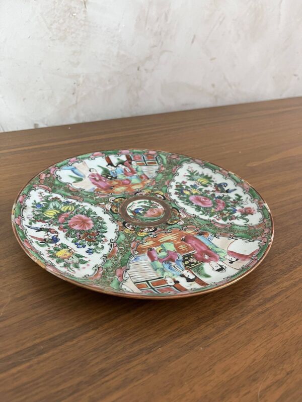 Assiette décorative famille rose