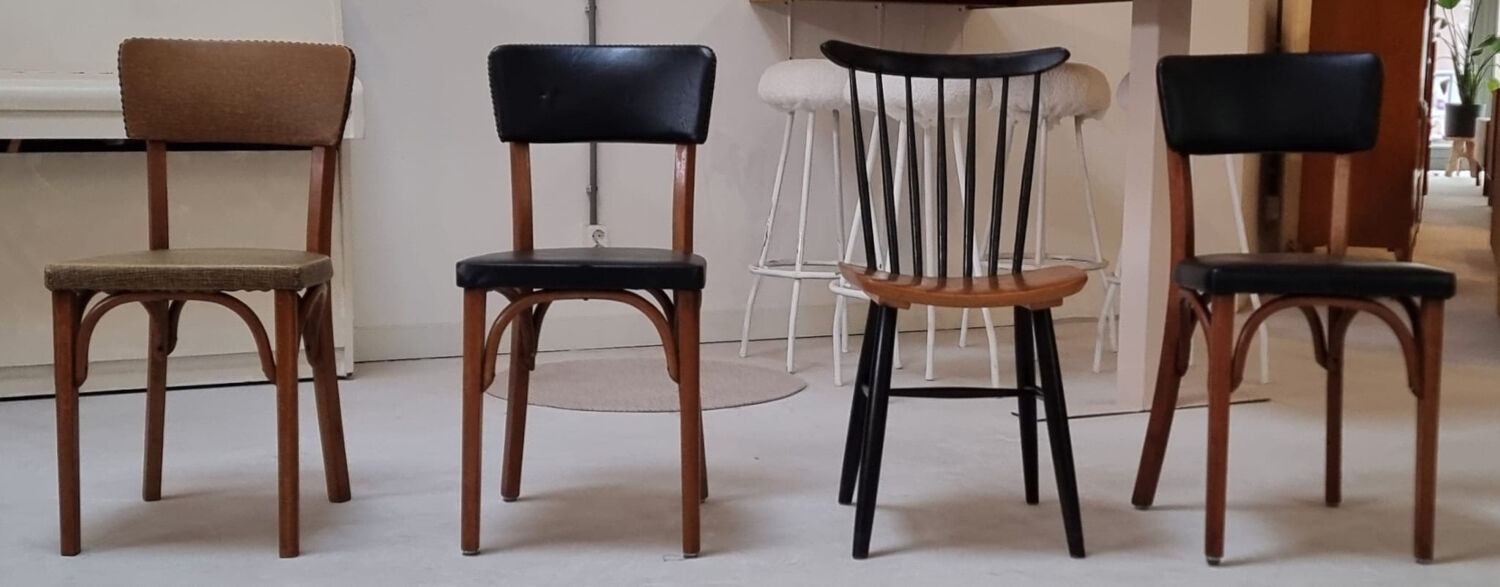 Chaises du milieu du siècle