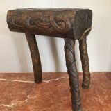 Tabouret tripode brutaliste