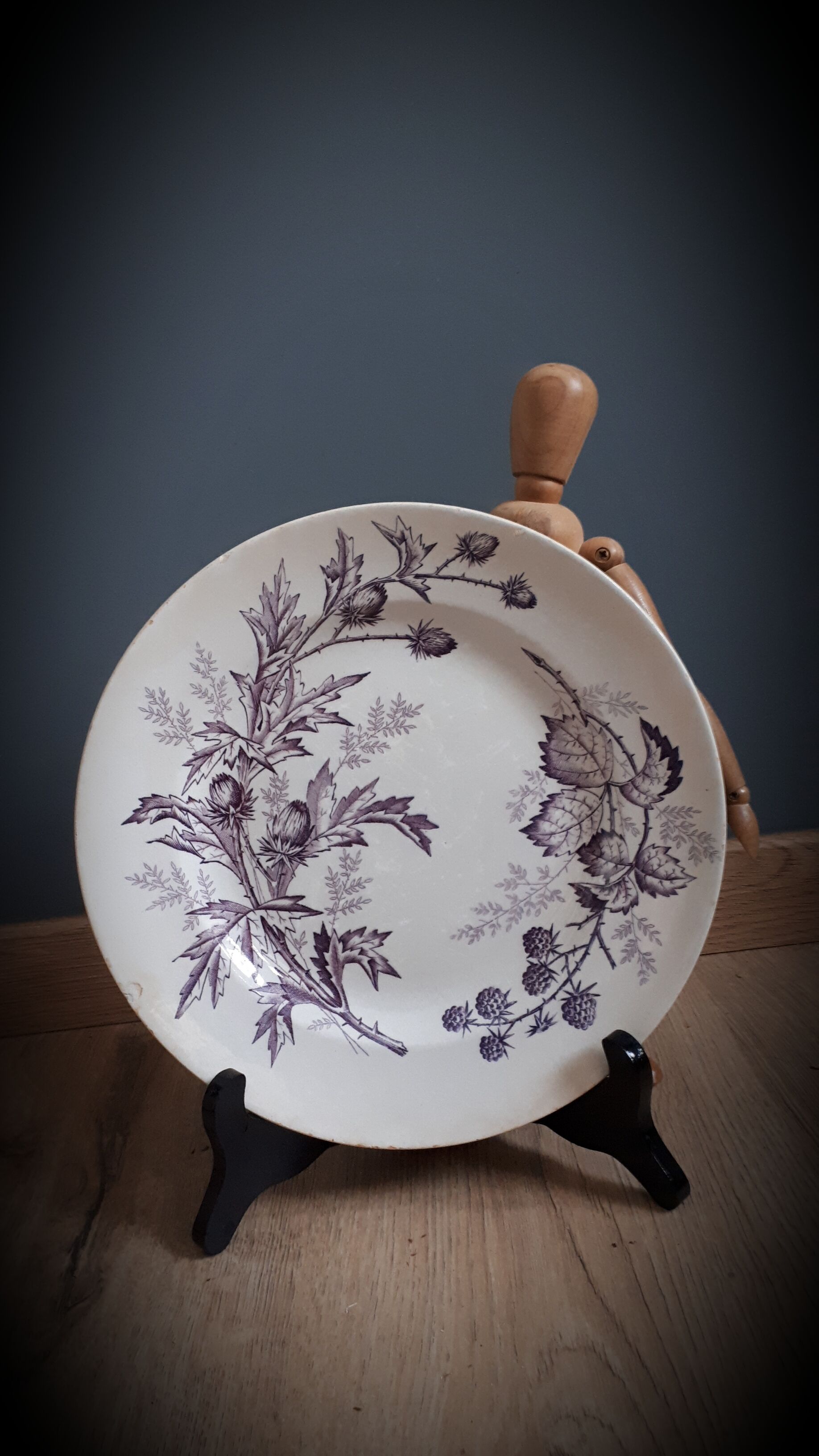 Flora BFK purple plate