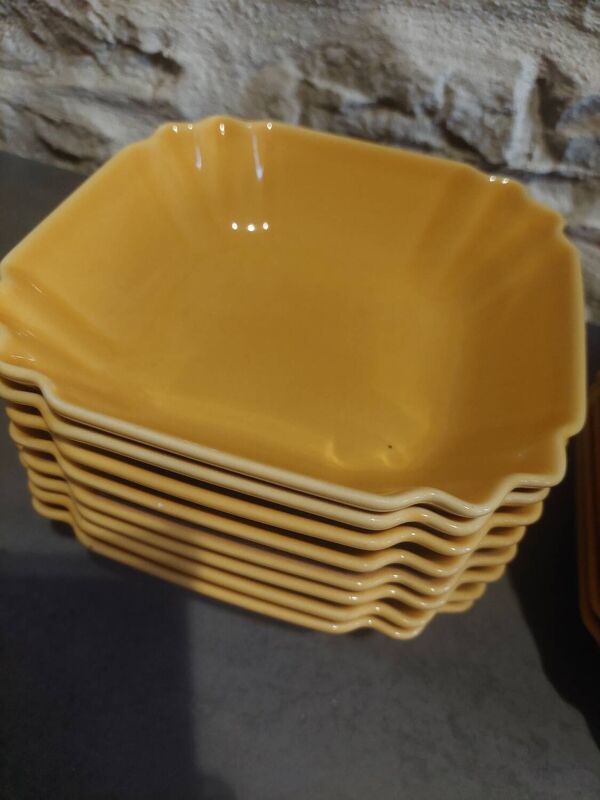 Service de vaisselle vintage revol france – jaune moutarde – années 70
