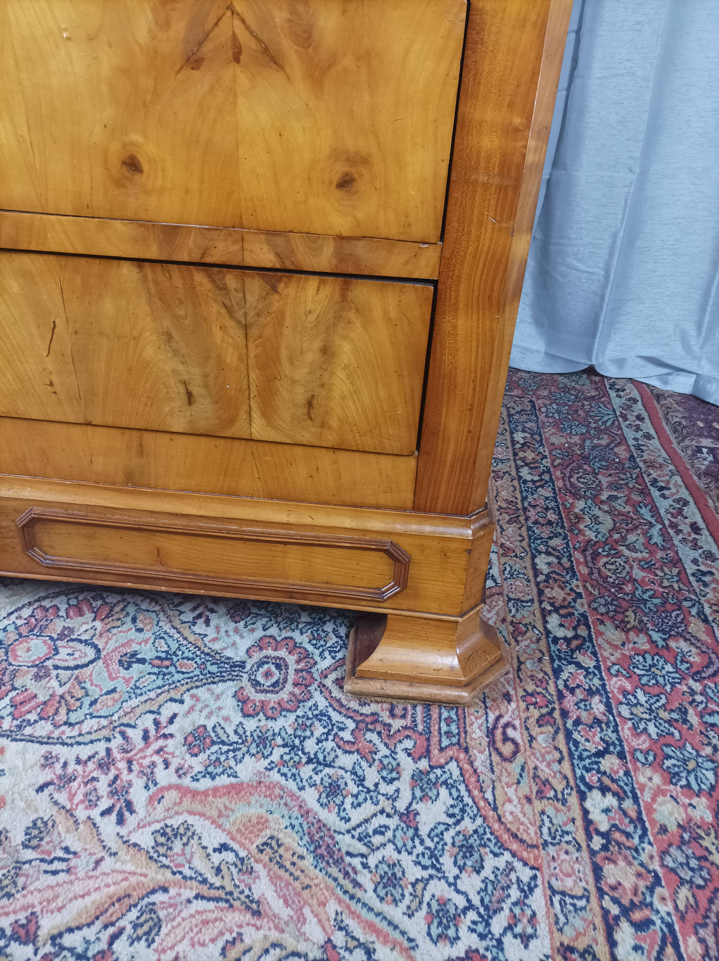 Louis Philippe chest of drawers in cherry wood