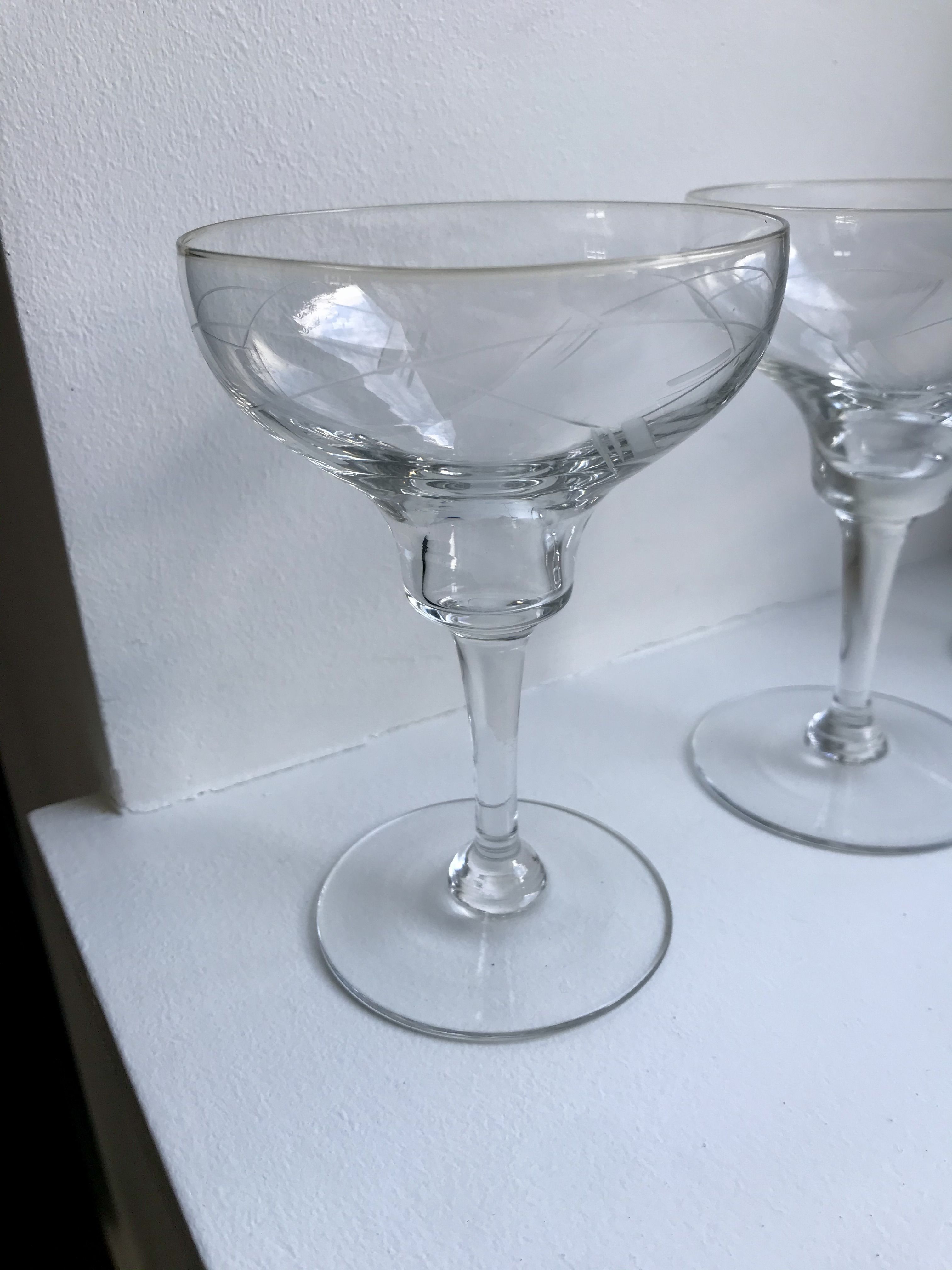 Set of 6 champagne glasses in crystal engraved Art Deco 30s
