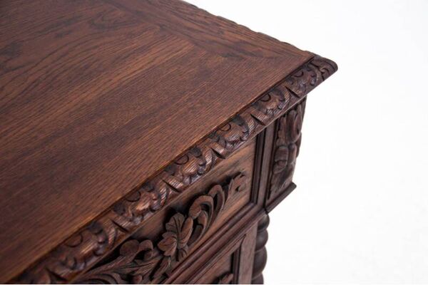 Commode ancienne, France, vers 1885. Après restauration.