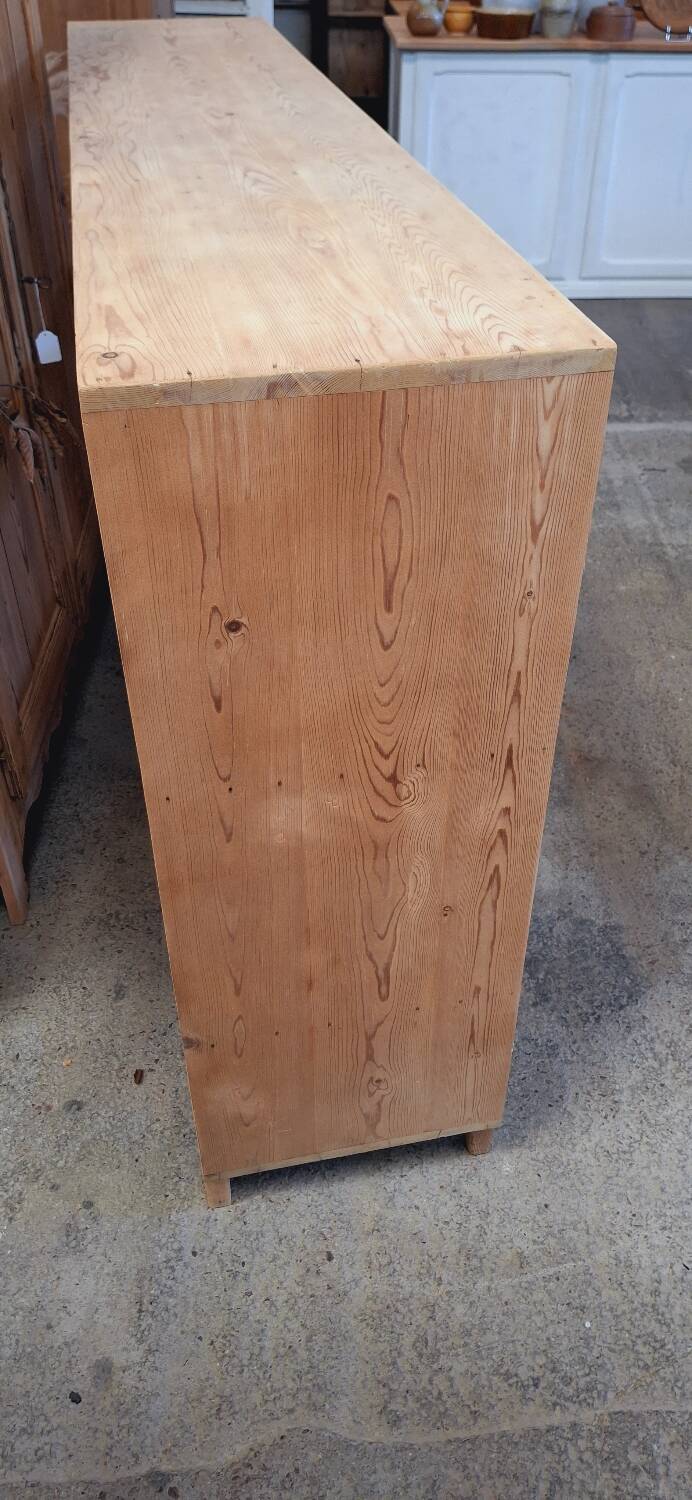 Locker furniture on feet