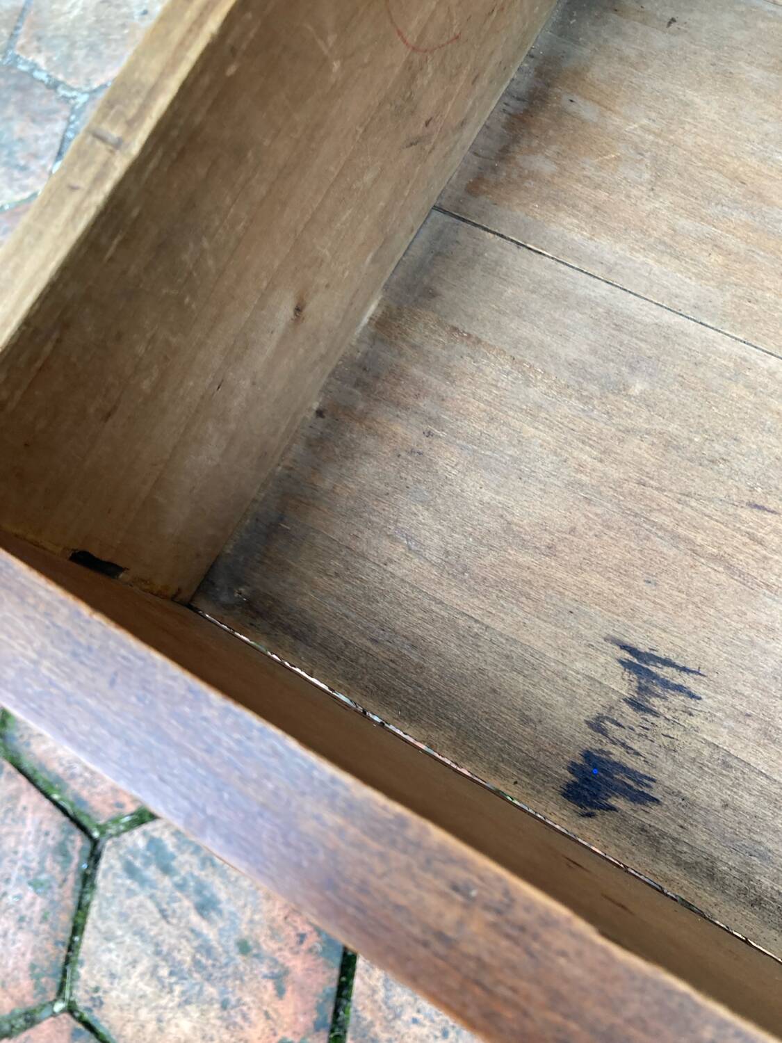 Antique chest of drawers