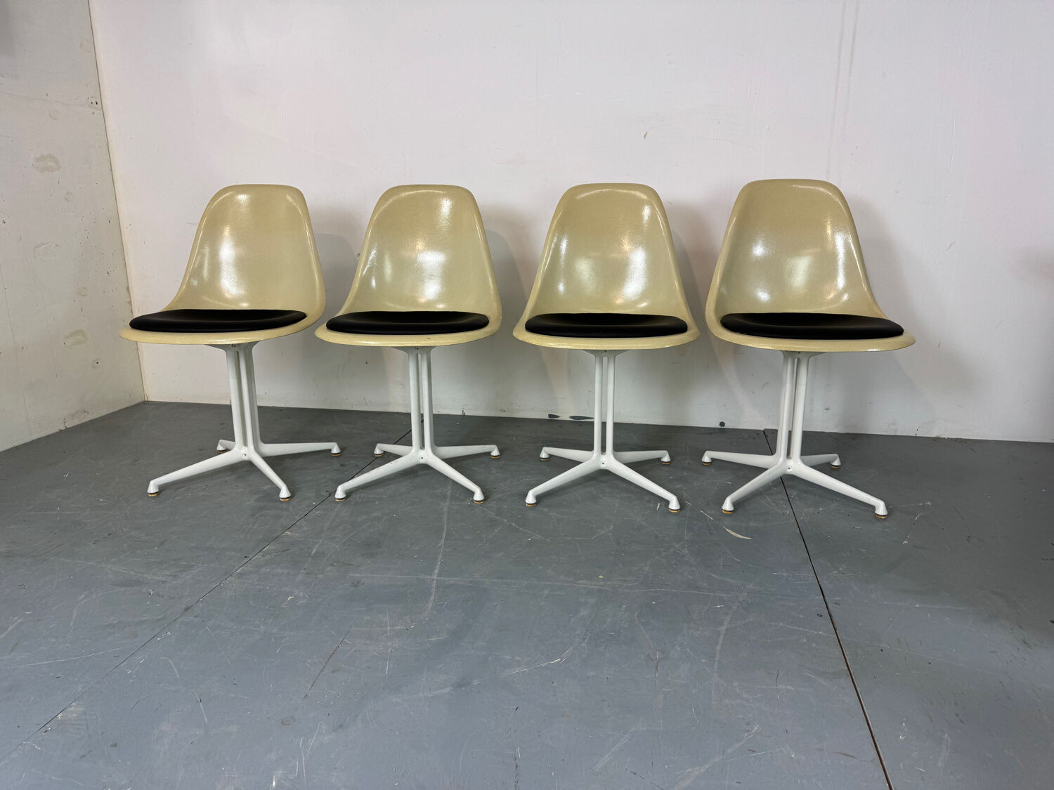 4 La Fonda fiberglass steel dining Chairs by Eames for Herman Miller