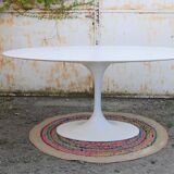 Oval tulip table