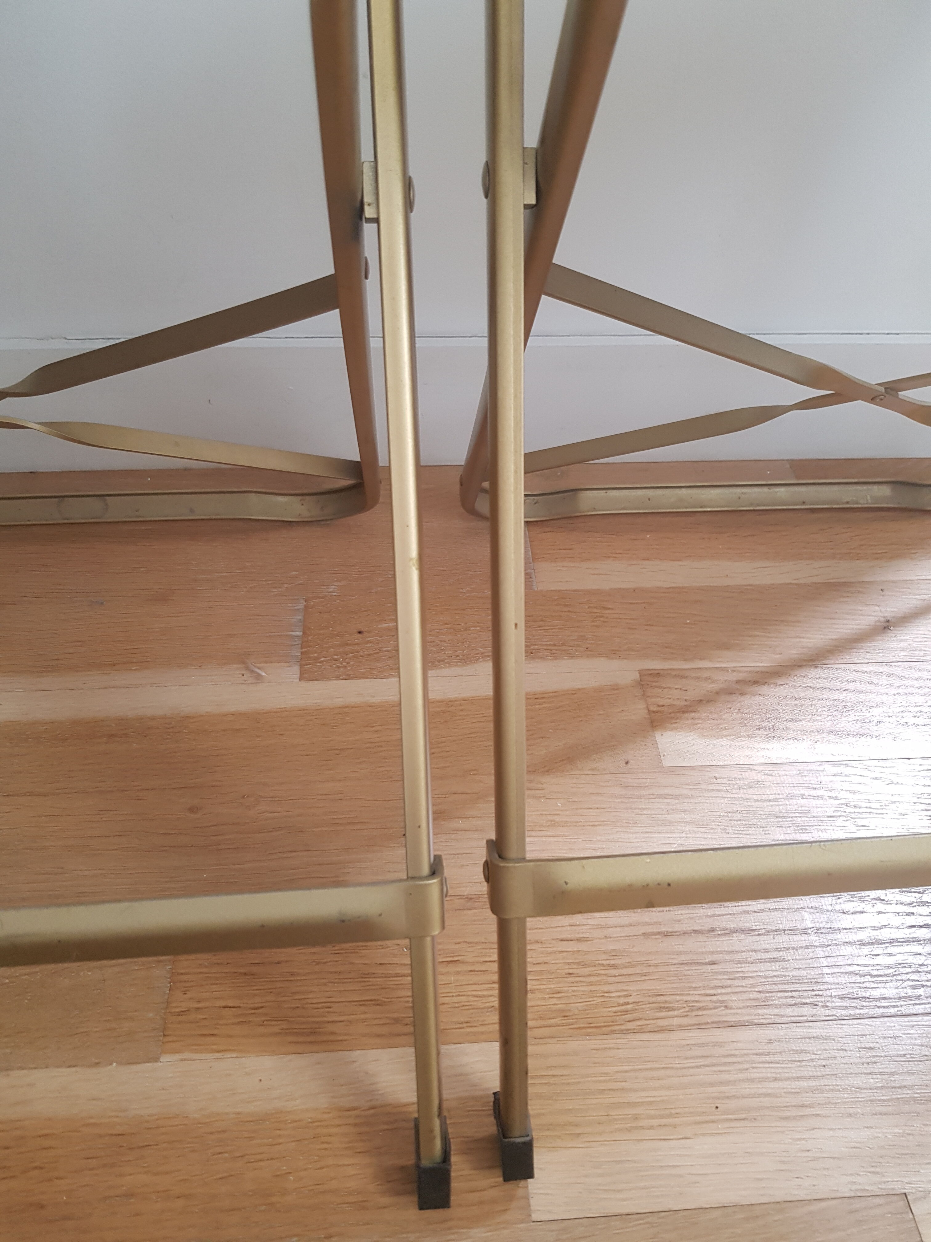 Velvet folding chair