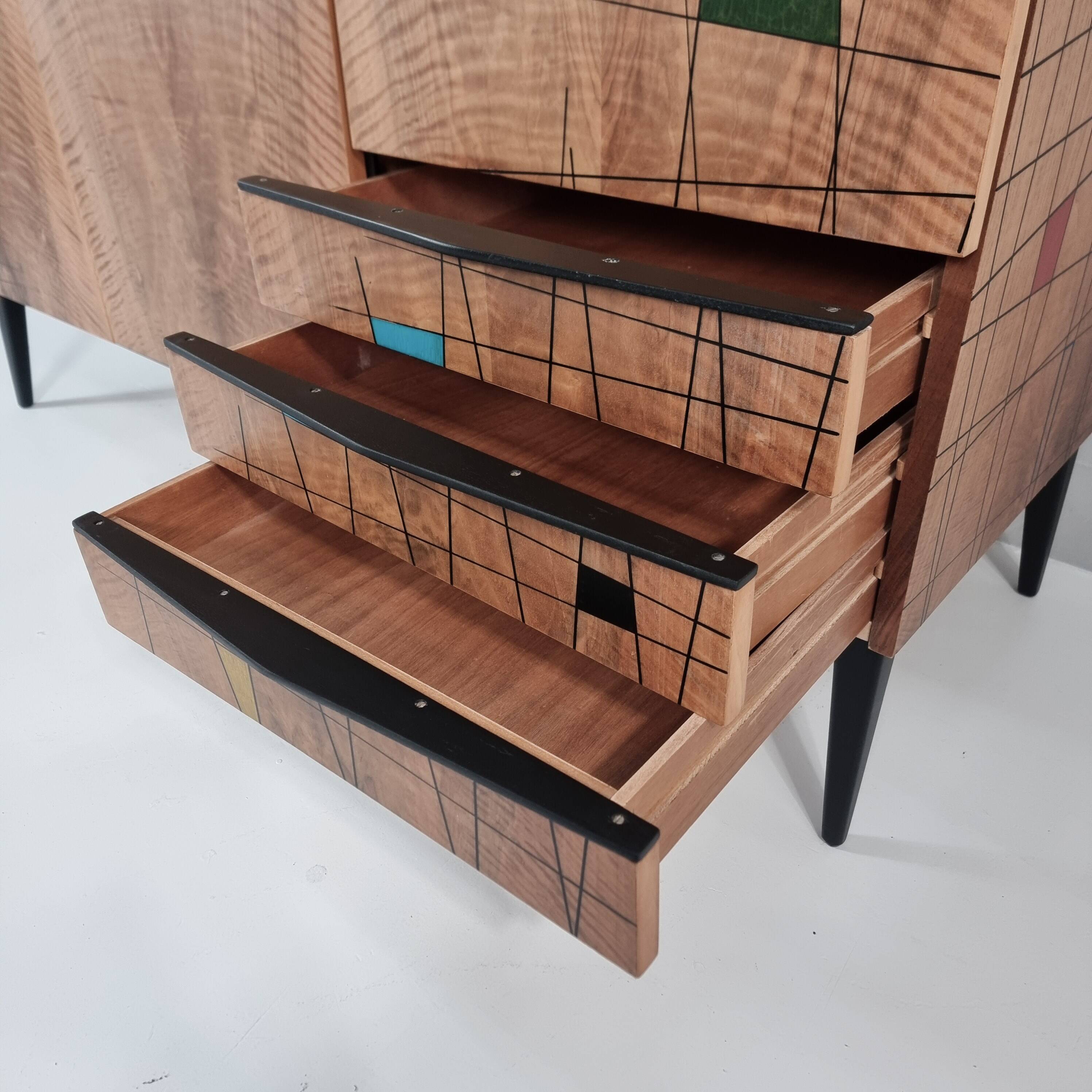 Armoire vintage en noyer, années 1970