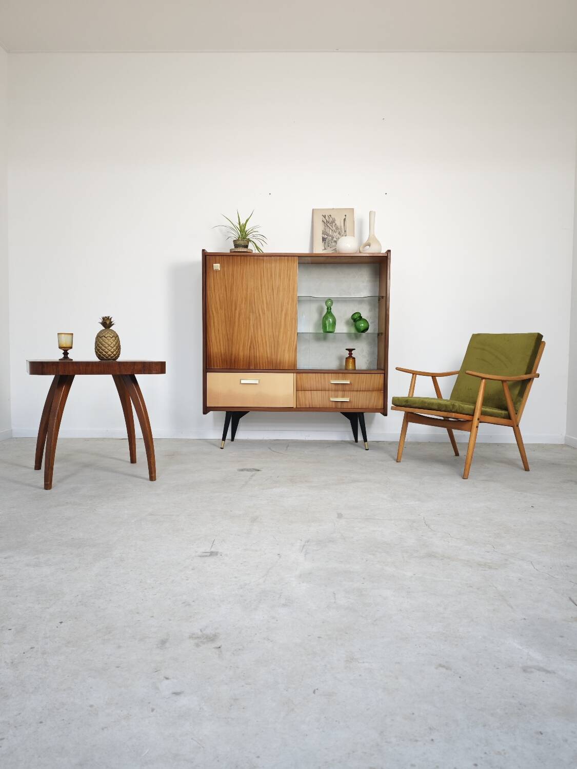 East German sideboard/glass cabinet from the 1960s