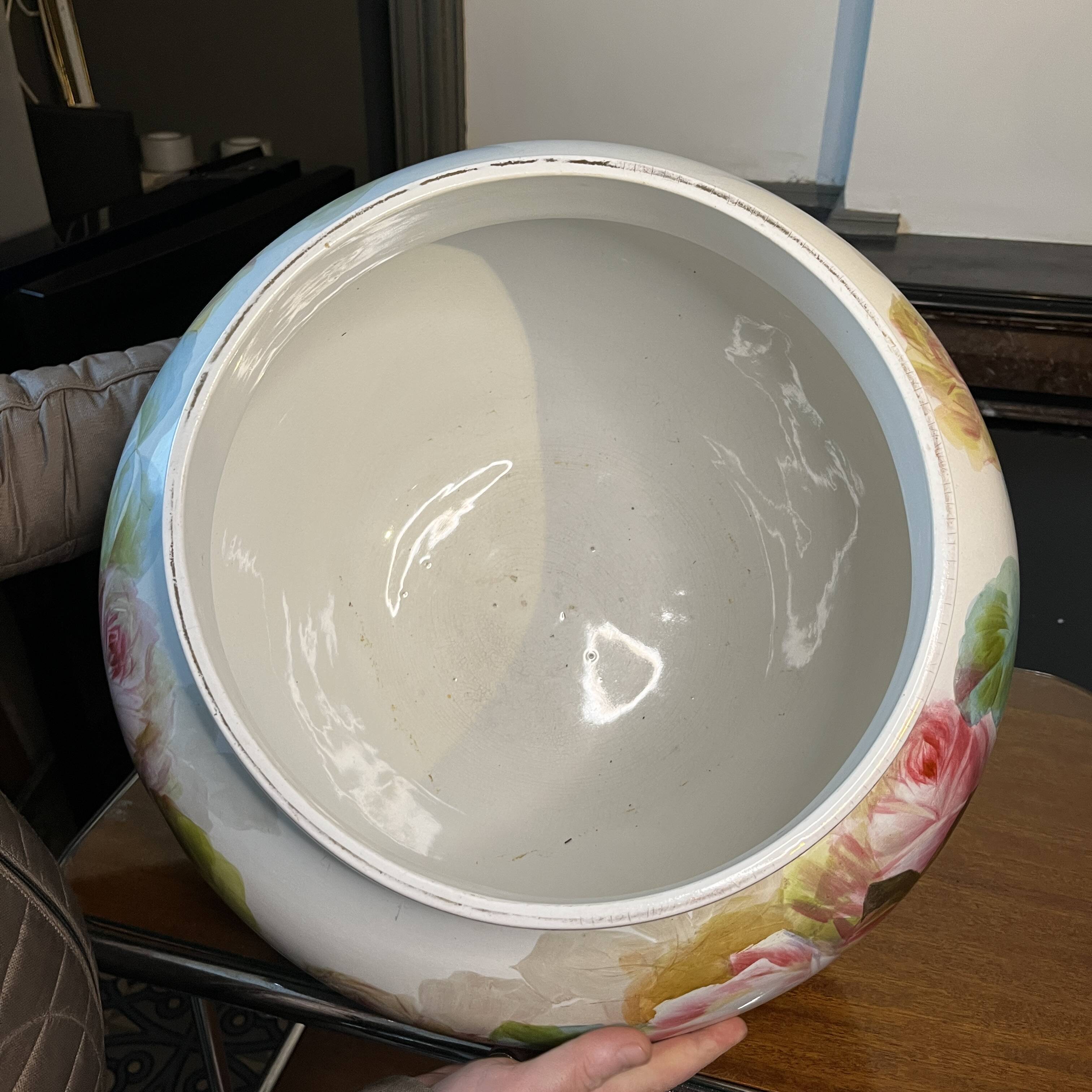 Large Verbanum Stone Laveno cache-pot, floral decoration "Roses" in earthenware ceramic, ca 1900