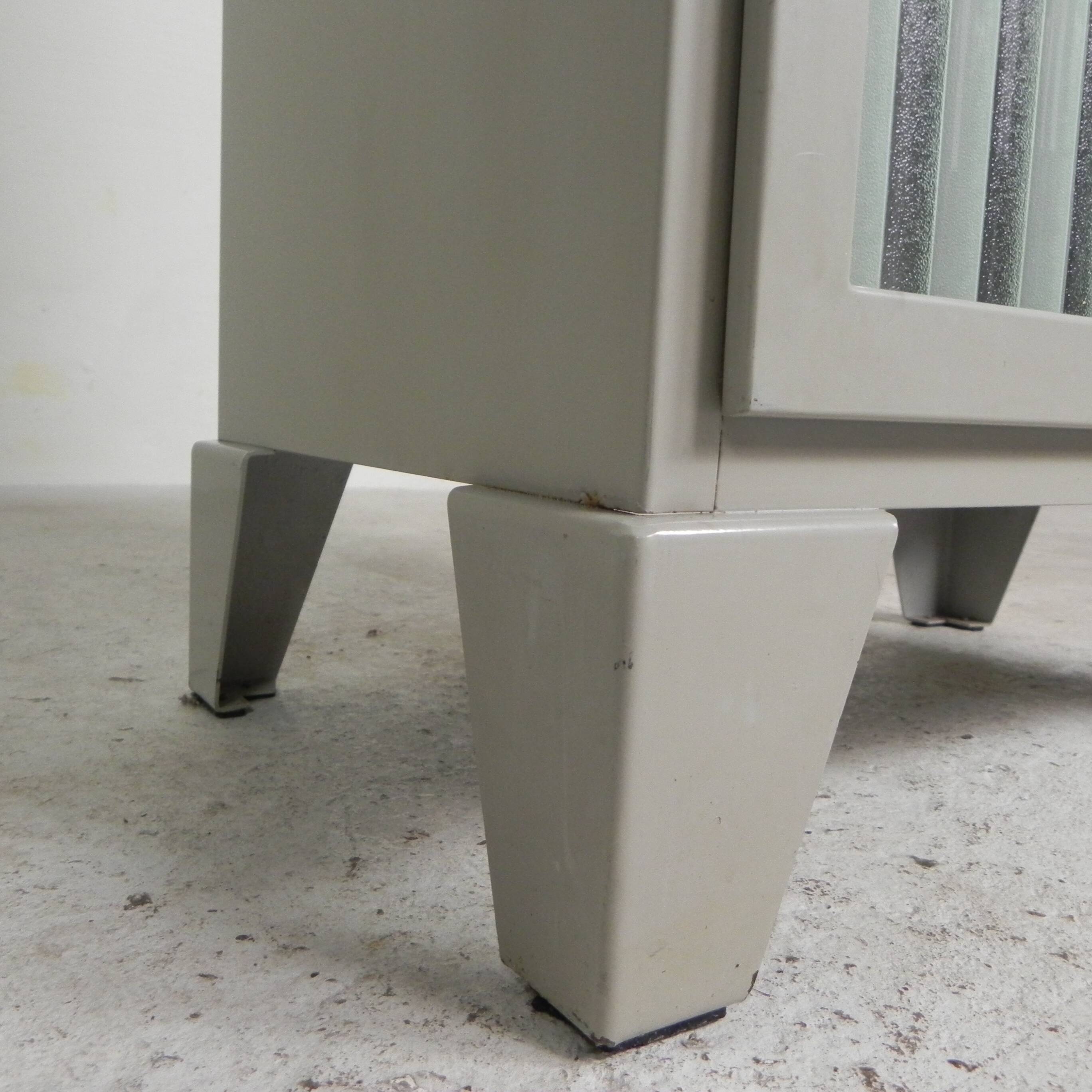 Steel doctor's cabinet, medicine cabinet, Oostwoud, 1960s