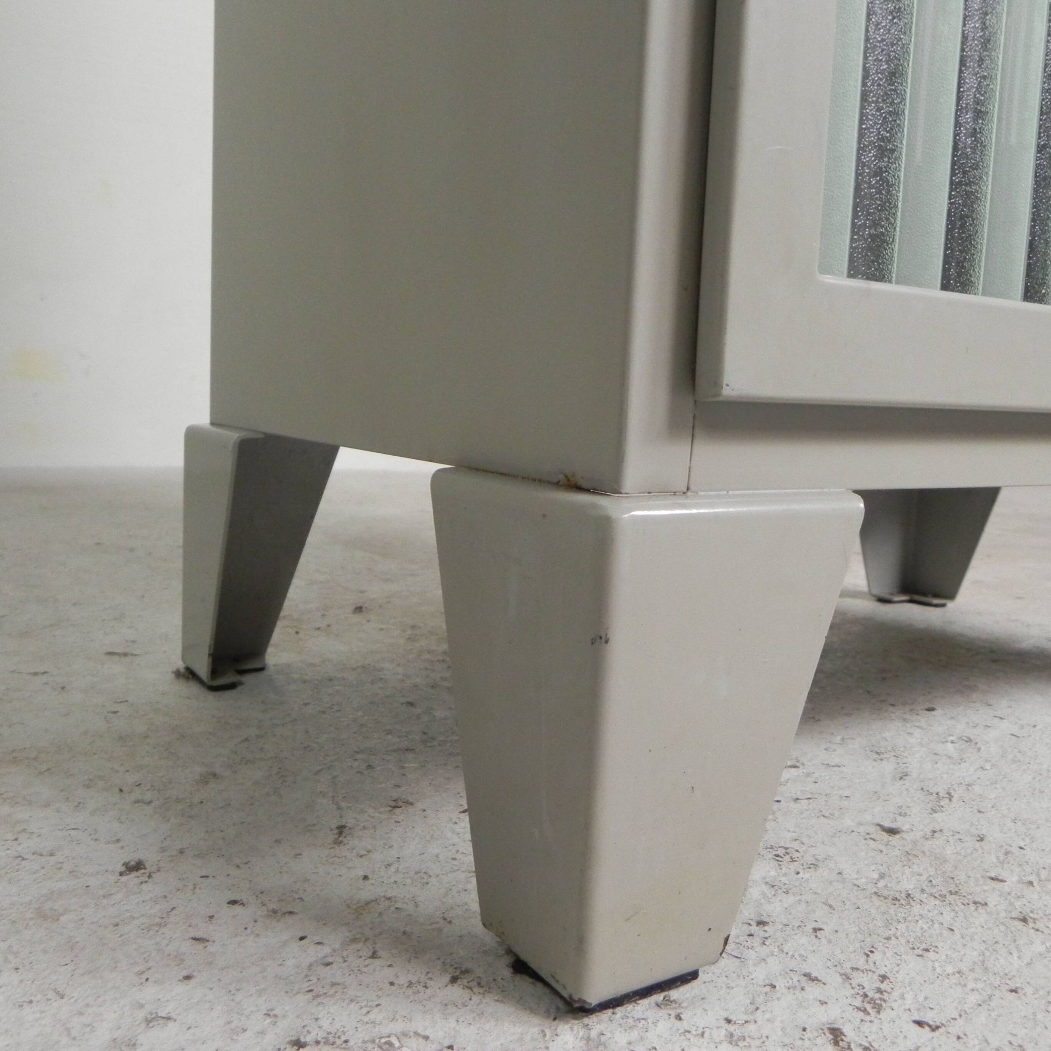 Steel doctor's cabinet, medicine cabinet, Oostwoud, 1960s