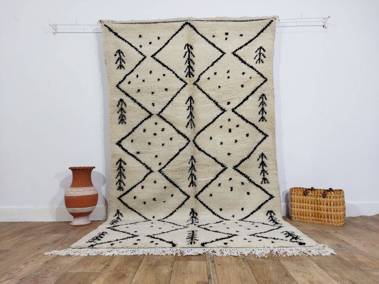 Handmade wool Berber rug 155 x 150 cm