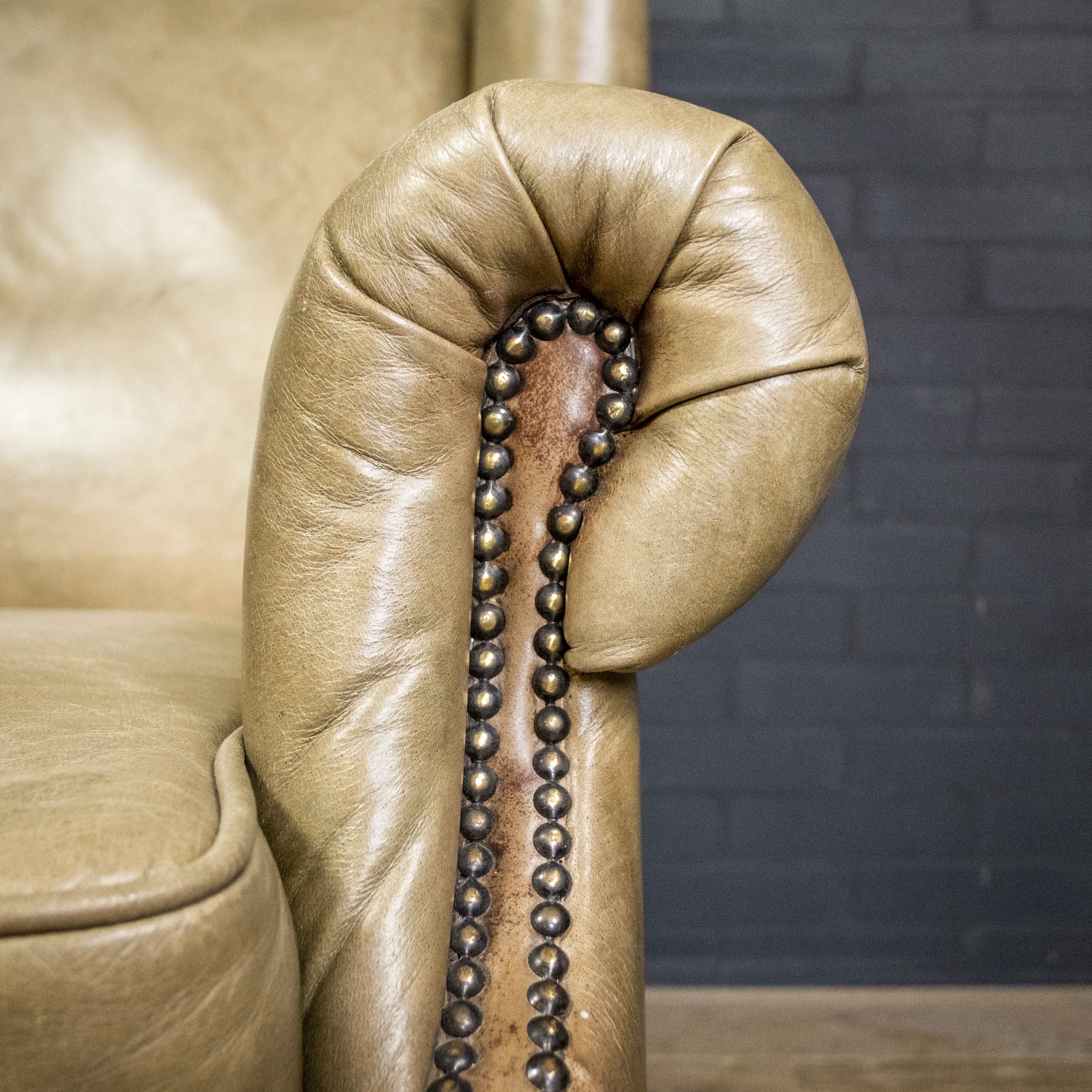 Vintage wingchair Dutch Sheepskin (cuir de mouton)