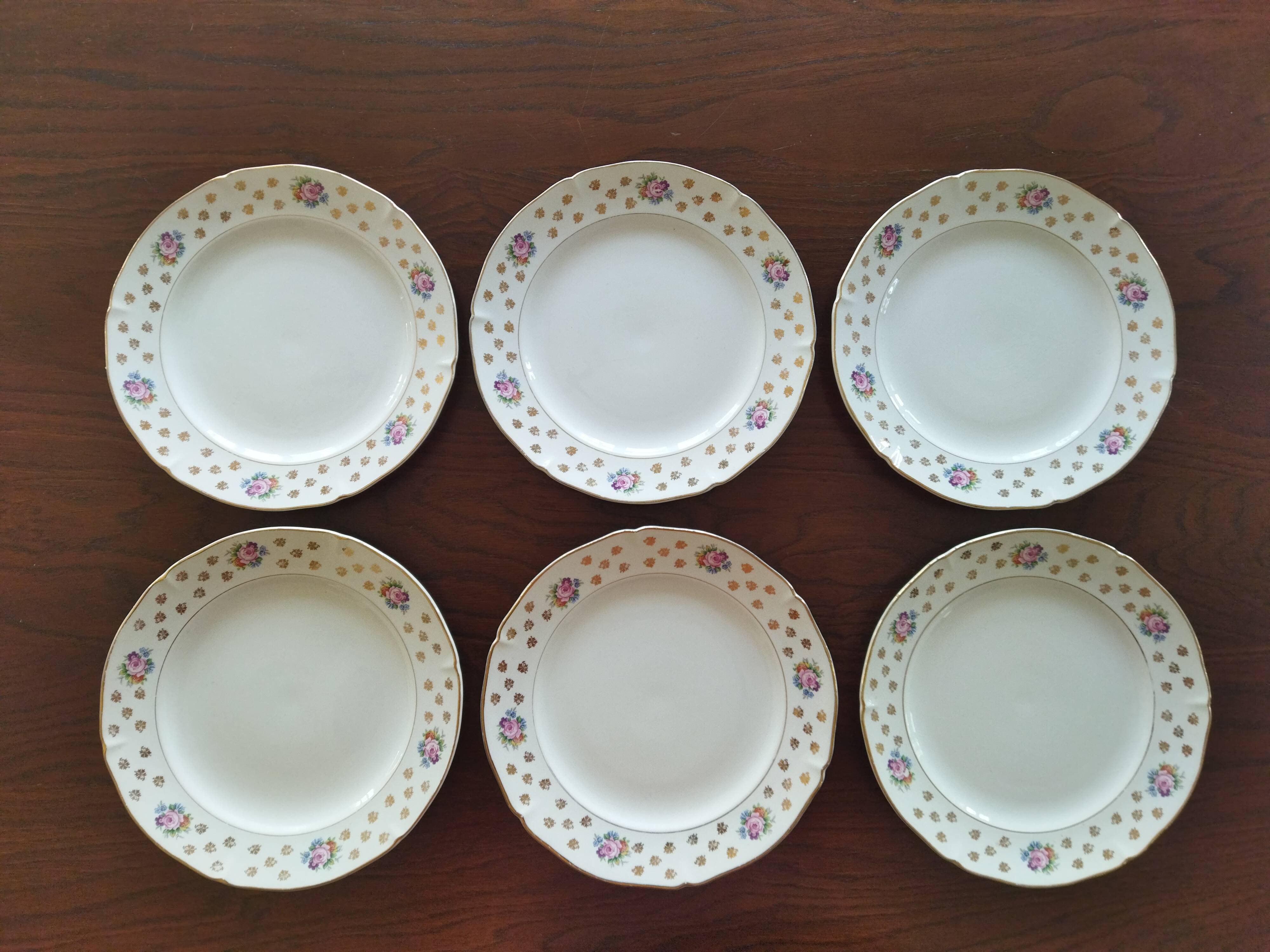 Six assiettes plates Céranord St Amand "Royal"