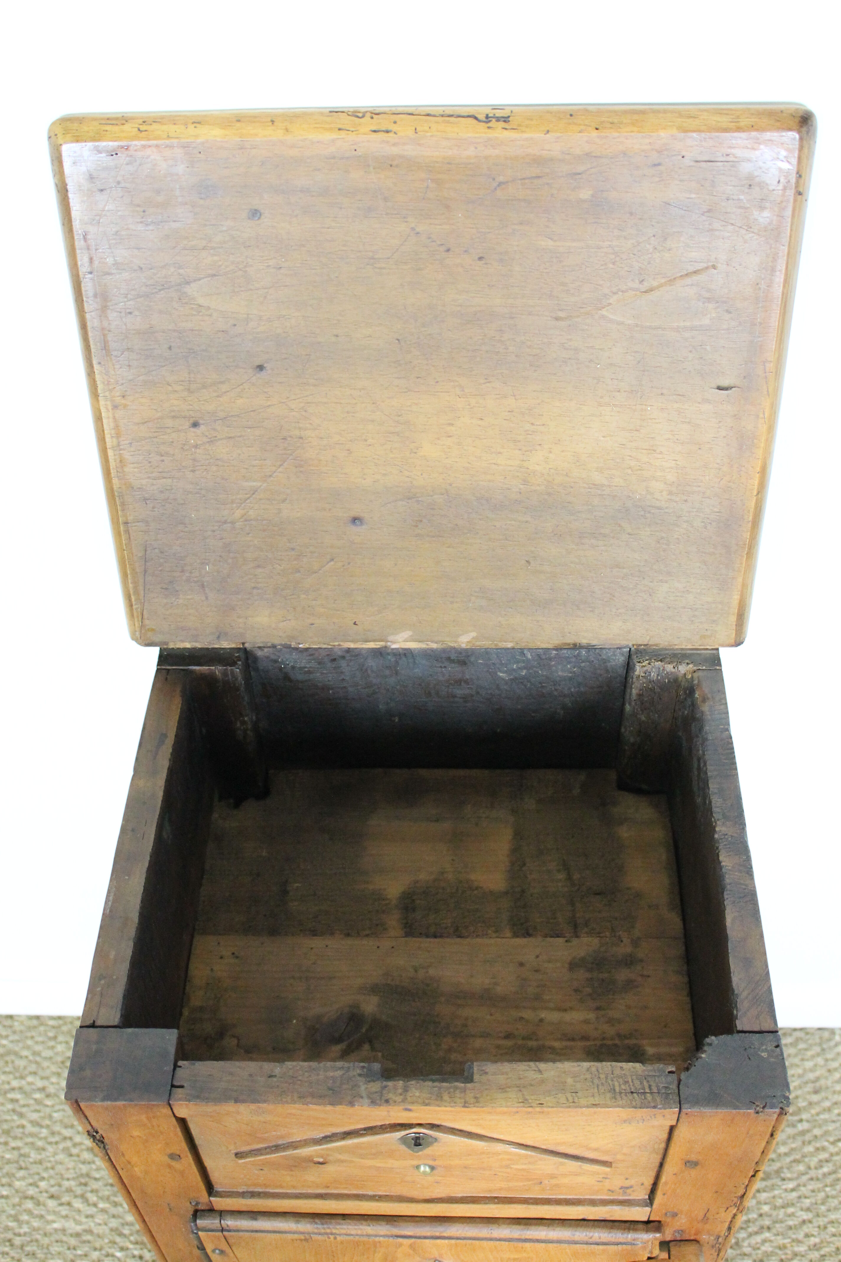 Savoyard confectioner