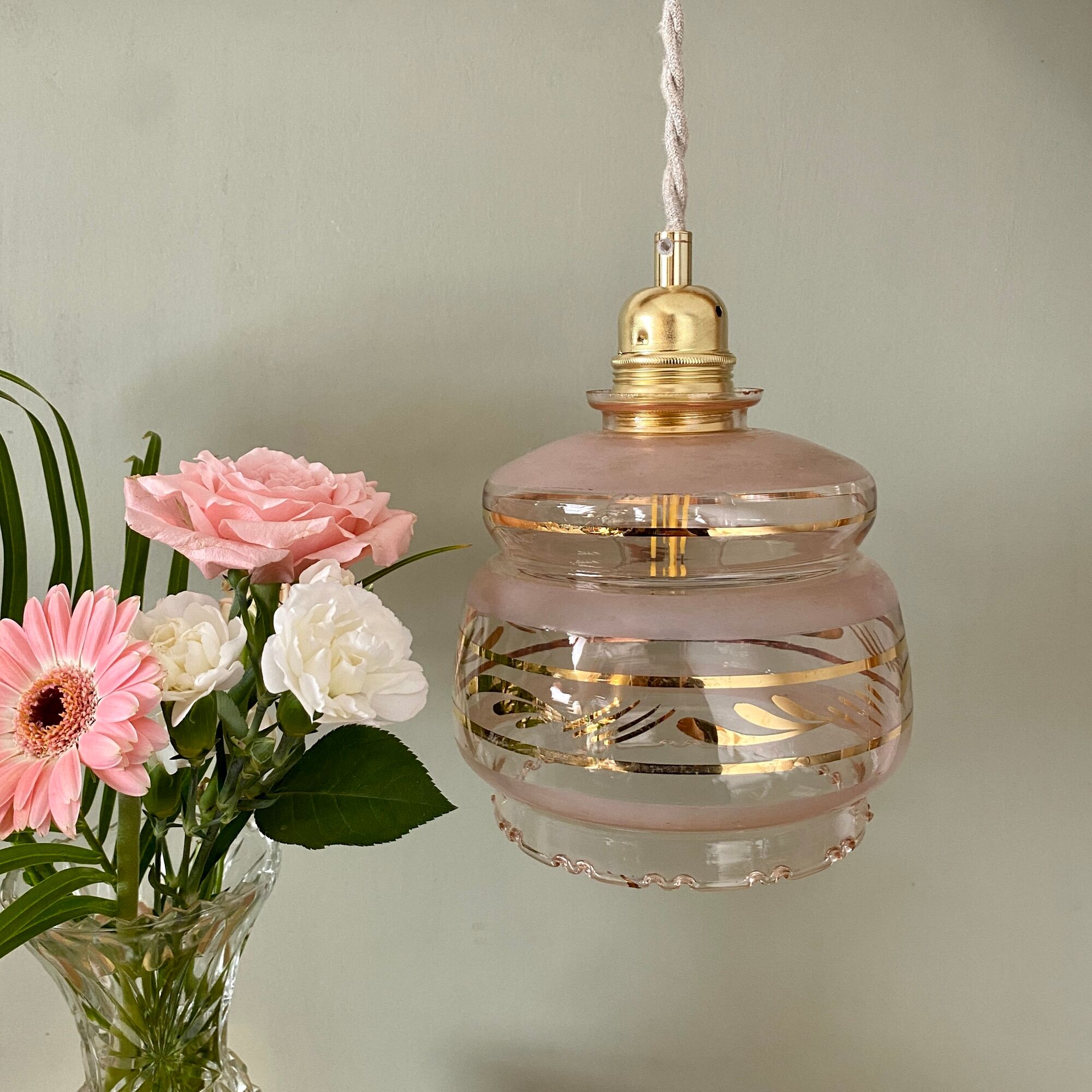 Suspension tulipe vintage art déco en verre rose et doré