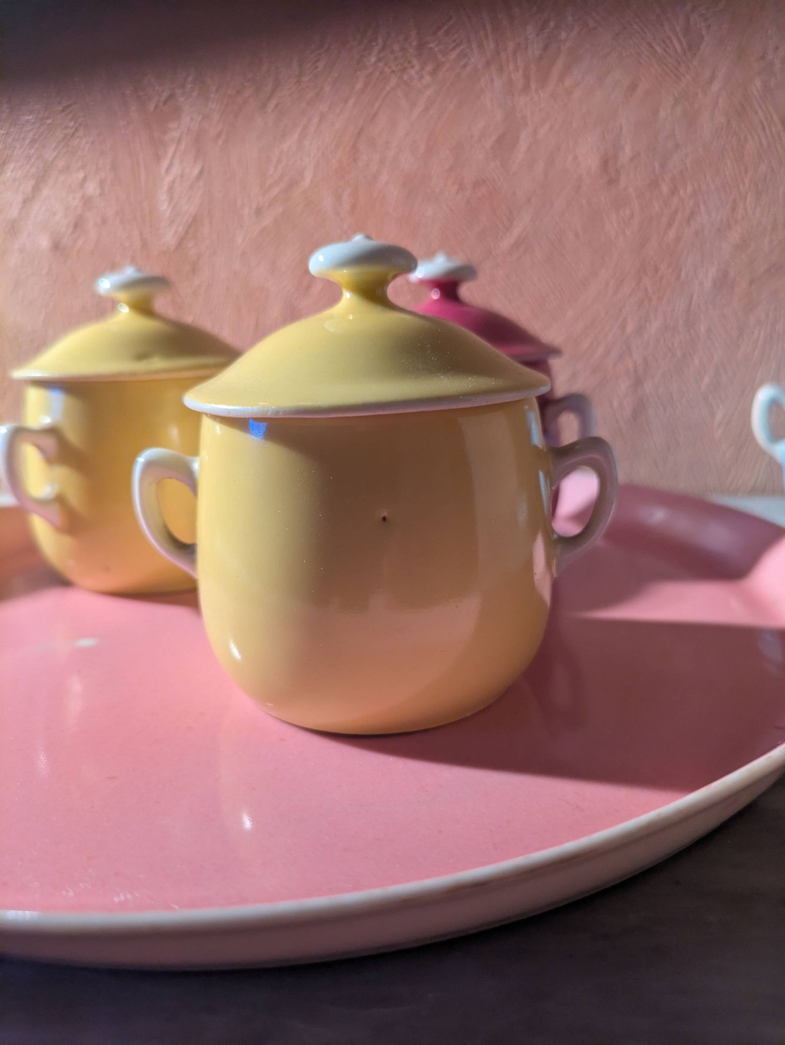 6 petits pots de crème en porcelaine de limoges avec plateau