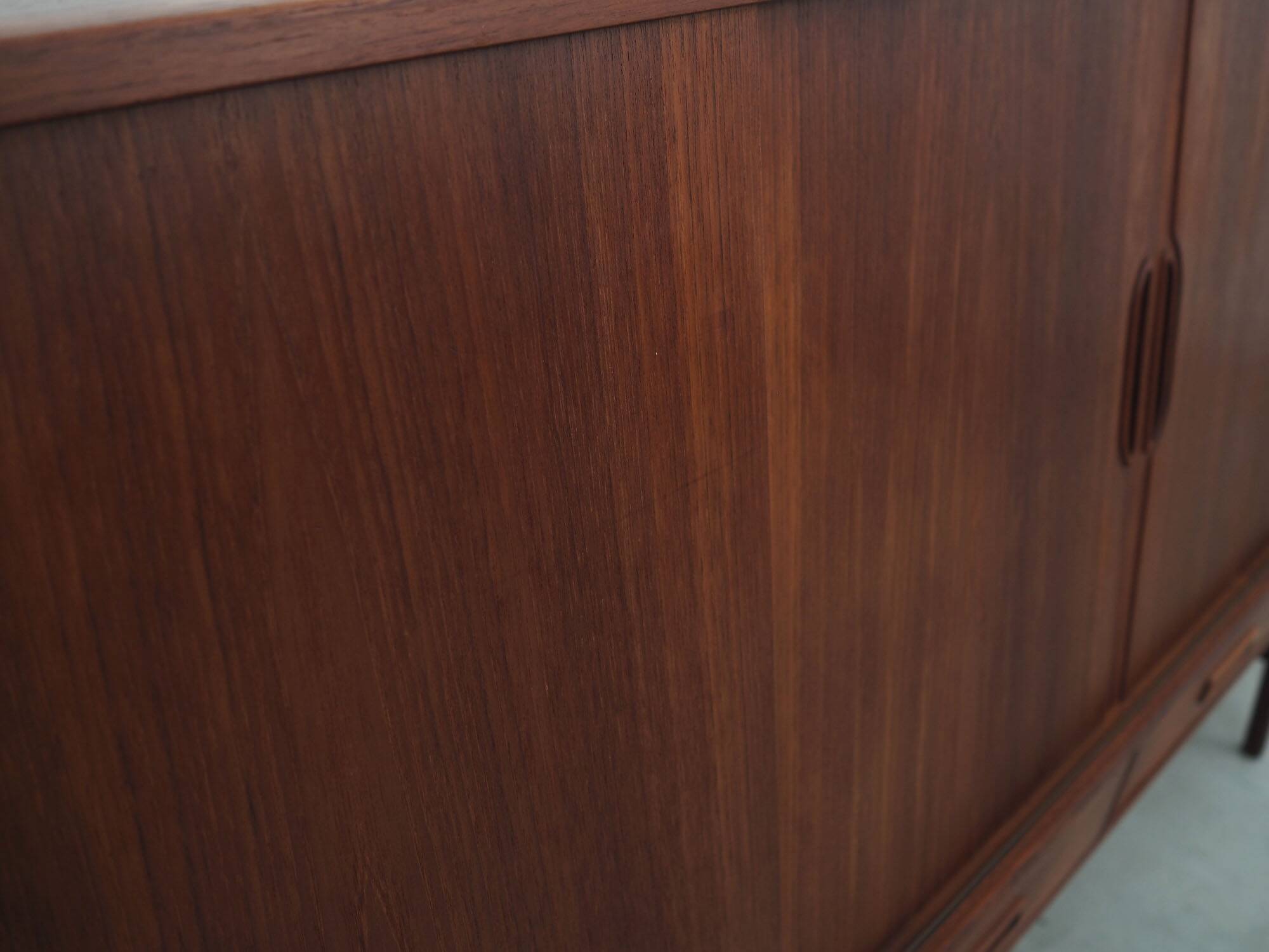 Buffet haut en teck, design danois, années 1960, designer : Børge Seindal, fabricant