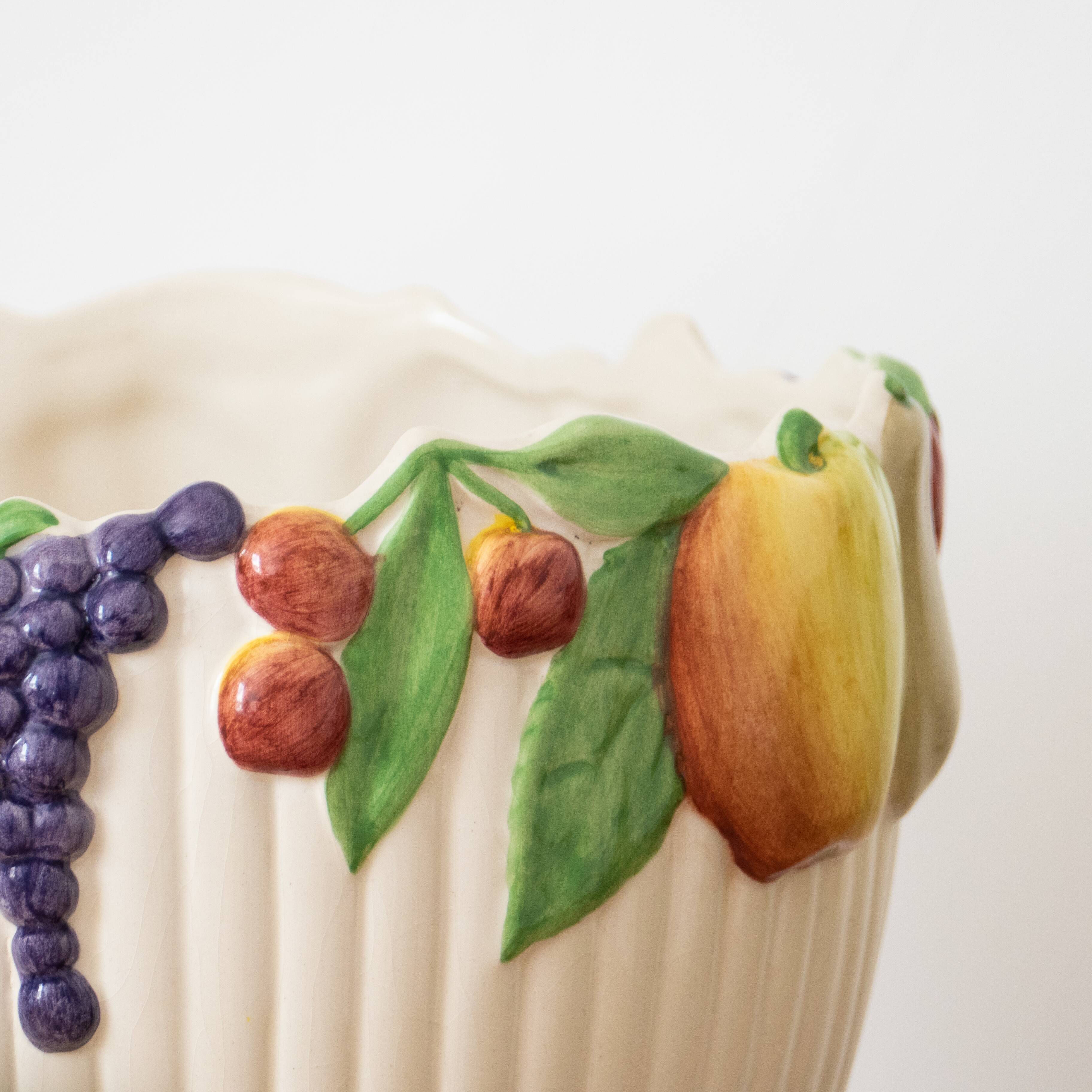 Grand colonne et cache-pot XXL en barbotine fruits
