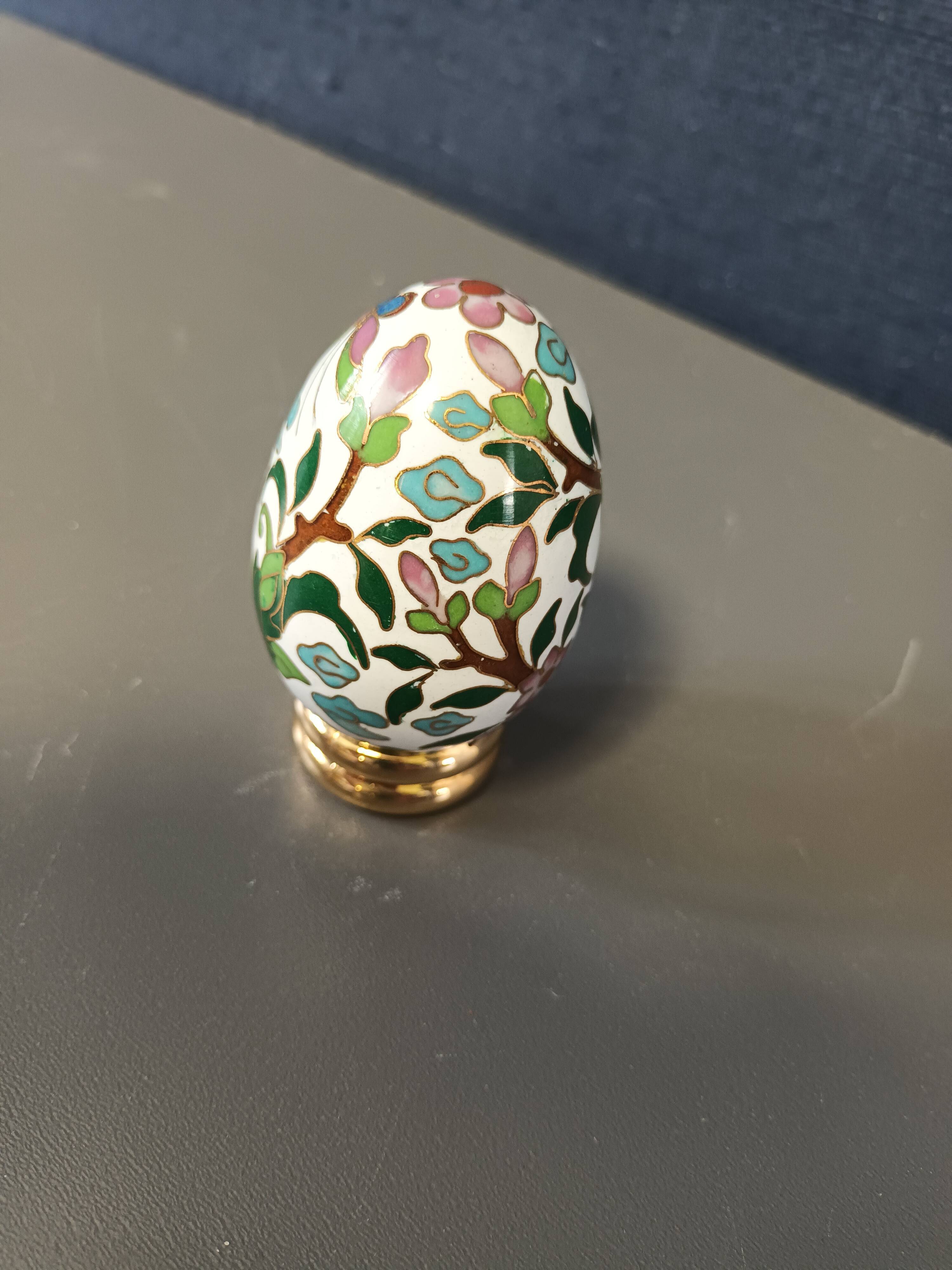 Decorative cloisonné egg