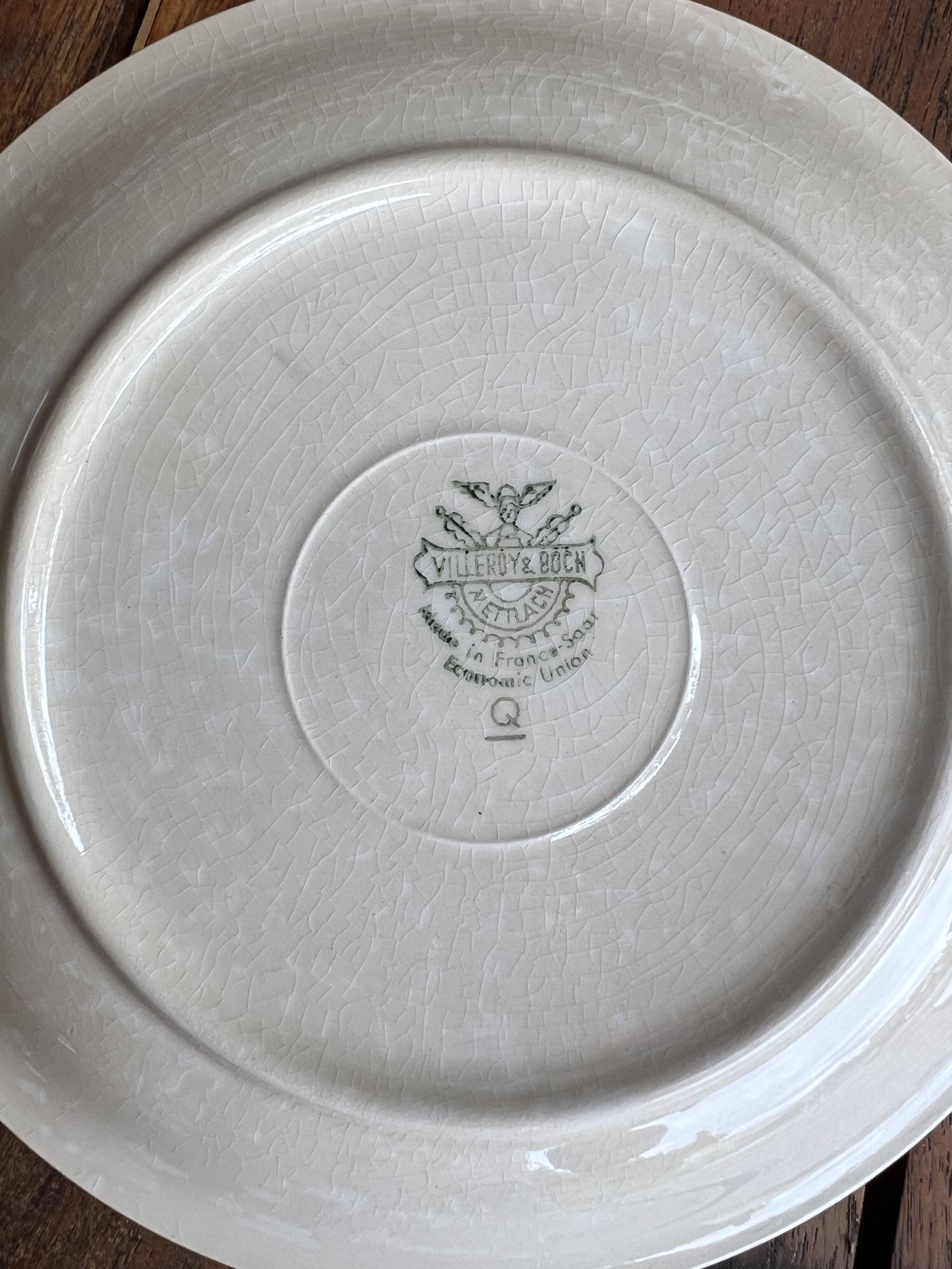 5 vintage Gien dessert plates, model 4607