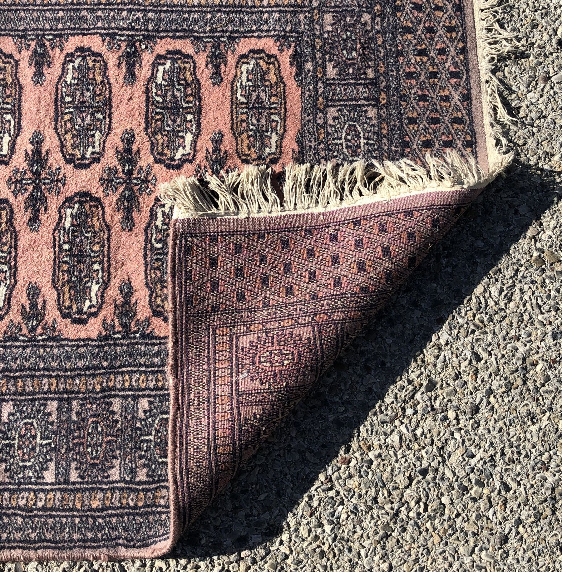 Oriental carpet from Pakistan.: 0.78 X 2.20 meters.