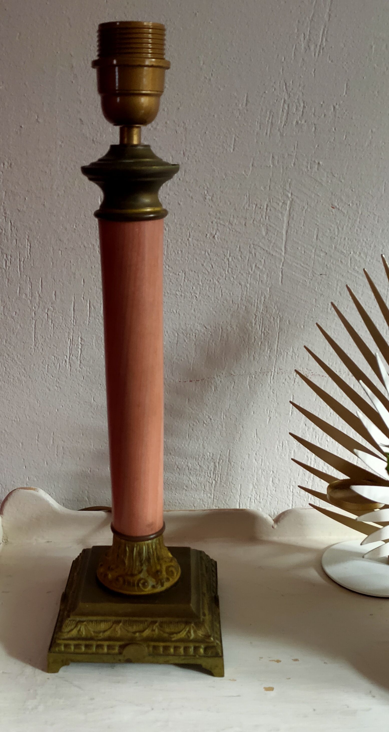 Lampe classique avec marbre rose
