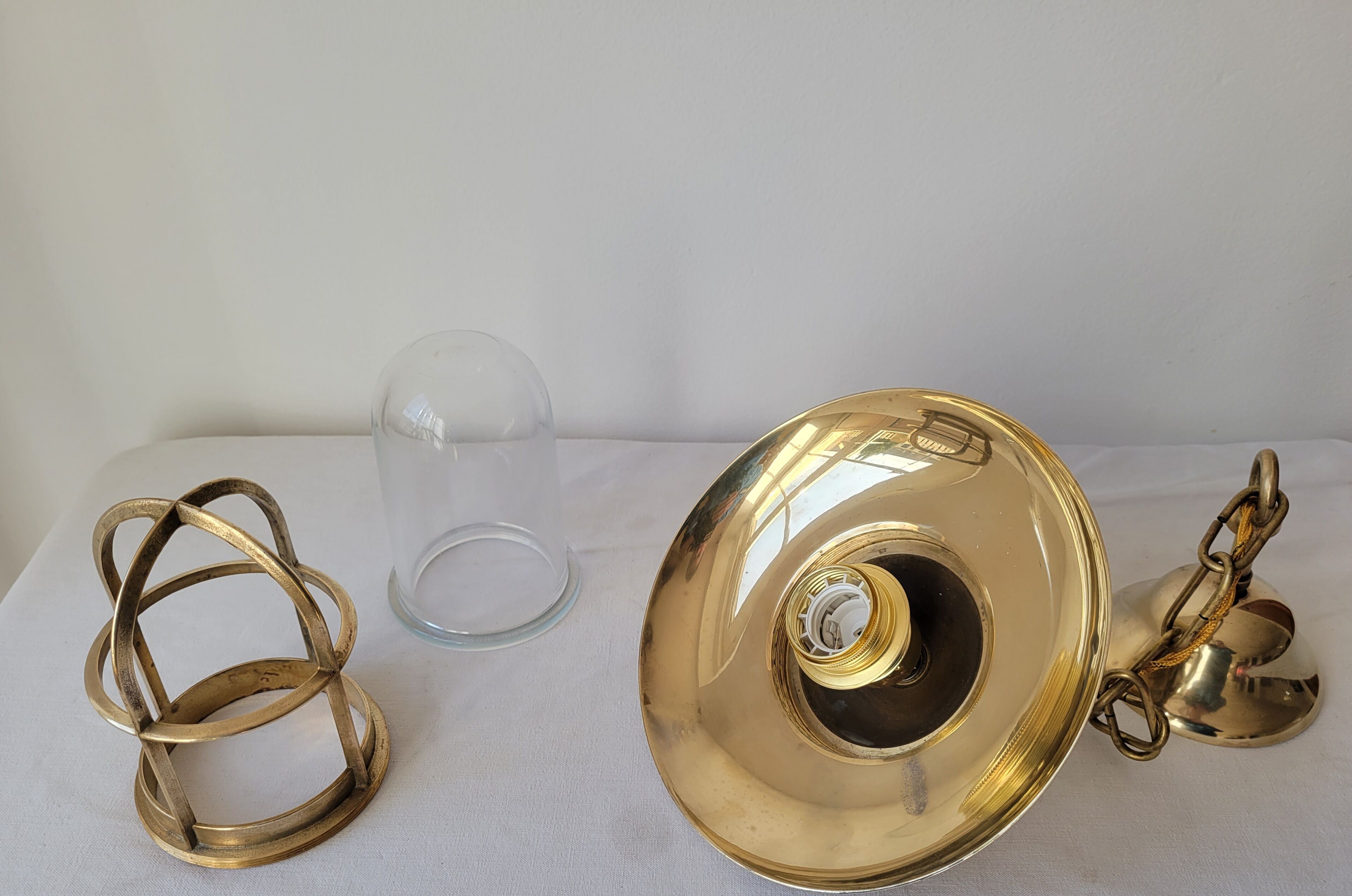 Marine suspension in brass and glass