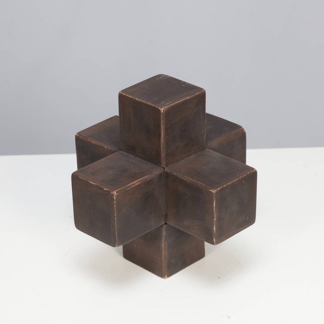 Handmade geometric wooden sculpture in cross form, 1970s – Brutalist constructivist abstraction