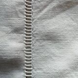 Drap en lin brodé
